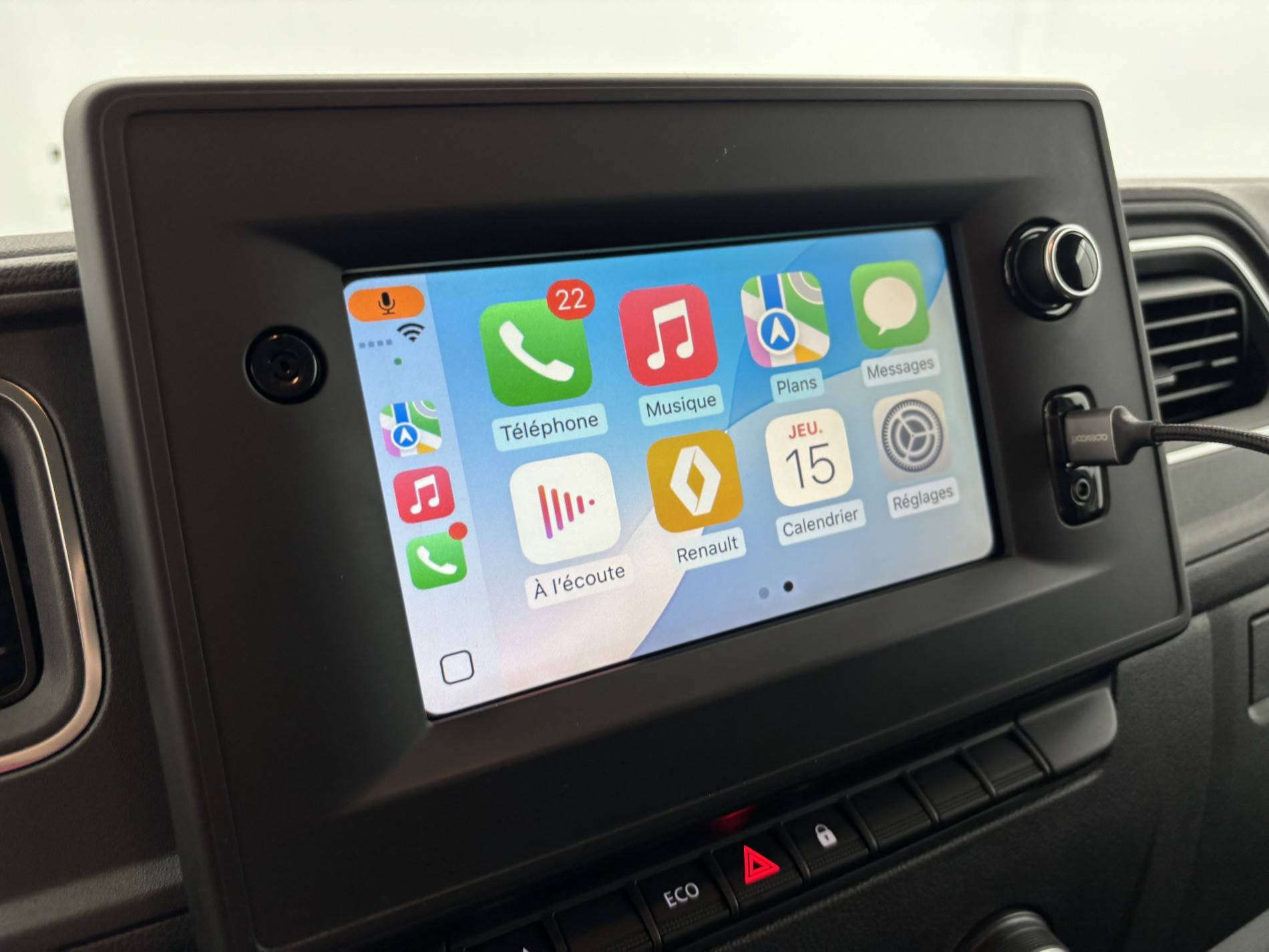 Vente en ligne Renault Master Fourgon MASTER FGN TRAC F3500 L2H2 DCI 135 au prix de 18 990 €