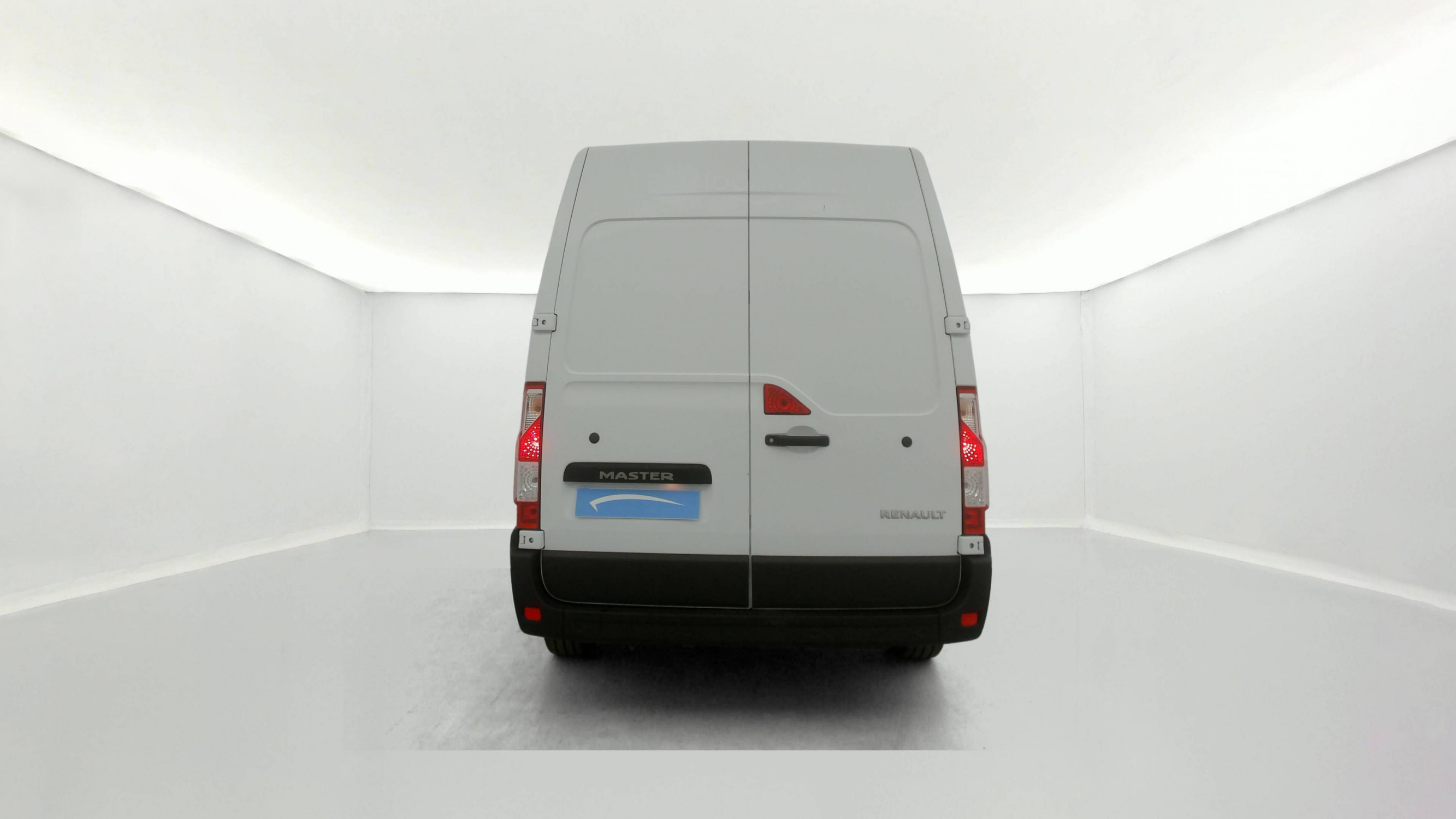 Vente en ligne Renault Master Fourgon MASTER FGN TRAC F3500 L2H2 DCI 135 au prix de 18 990 €