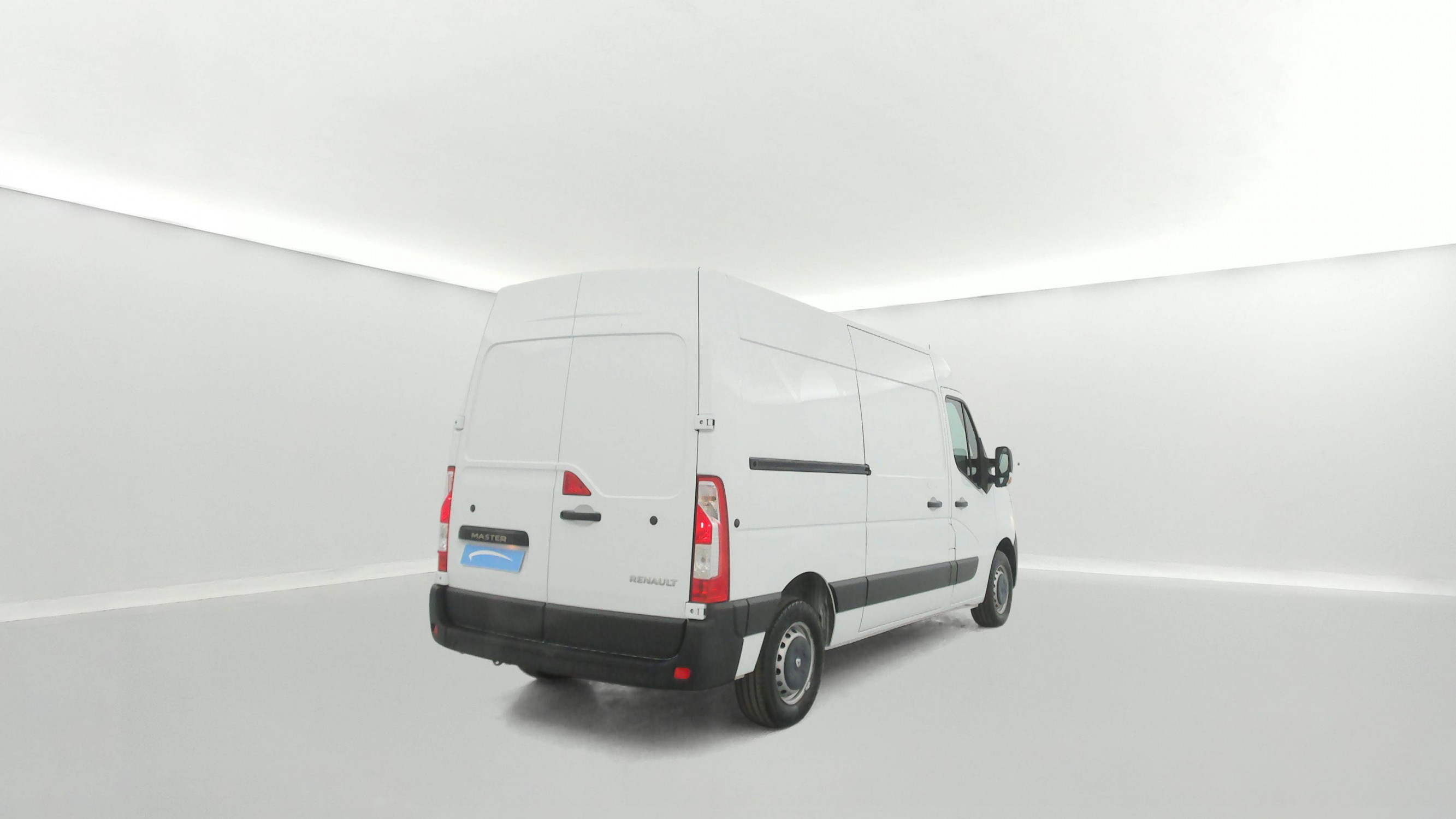 Vente en ligne Renault Master Fourgon MASTER FGN TRAC F3500 L2H2 DCI 135 au prix de 18 990 €