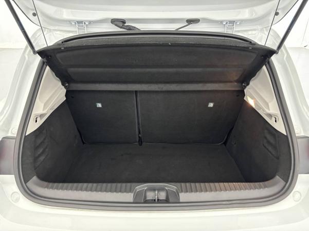 Vente en ligne Renault Clio 5 Clio E-Tech 140 - 21N au prix de 16 590 €