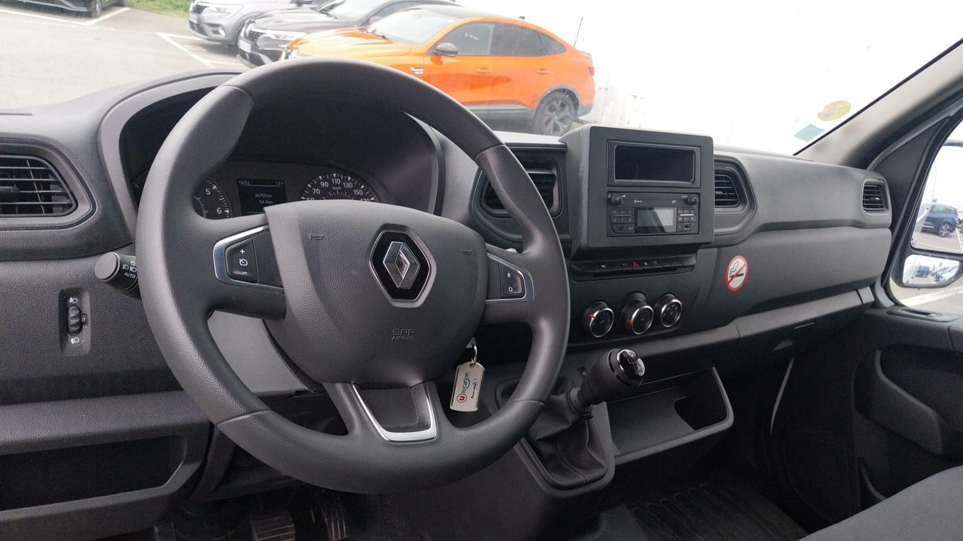 Vente en ligne Renault Master Fourgon MASTER FGN TRAC F3500 L2H2 BLUE DCI 135 au prix de 25 590 €