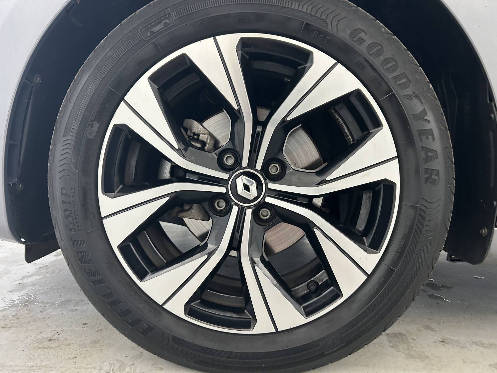 Vente en ligne Renault Clio 5 Clio TCe 90 au prix de 14 390 €