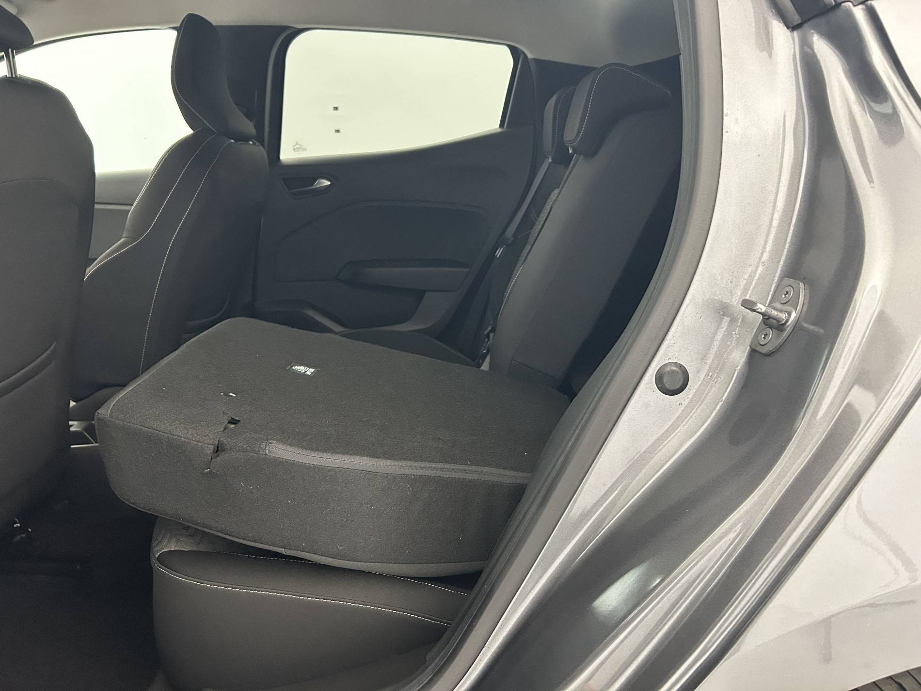 Vente en ligne Renault Clio 5 Clio TCe 90 au prix de 14 390 €