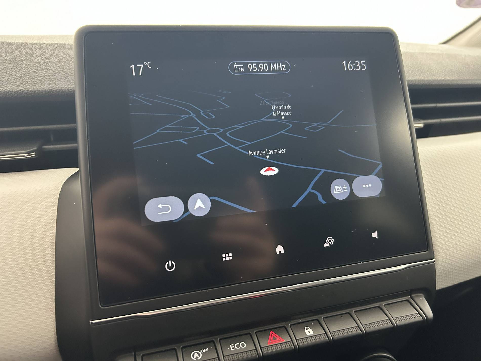 Vente en ligne Renault Clio 5 Clio TCe 90 au prix de 14 390 €