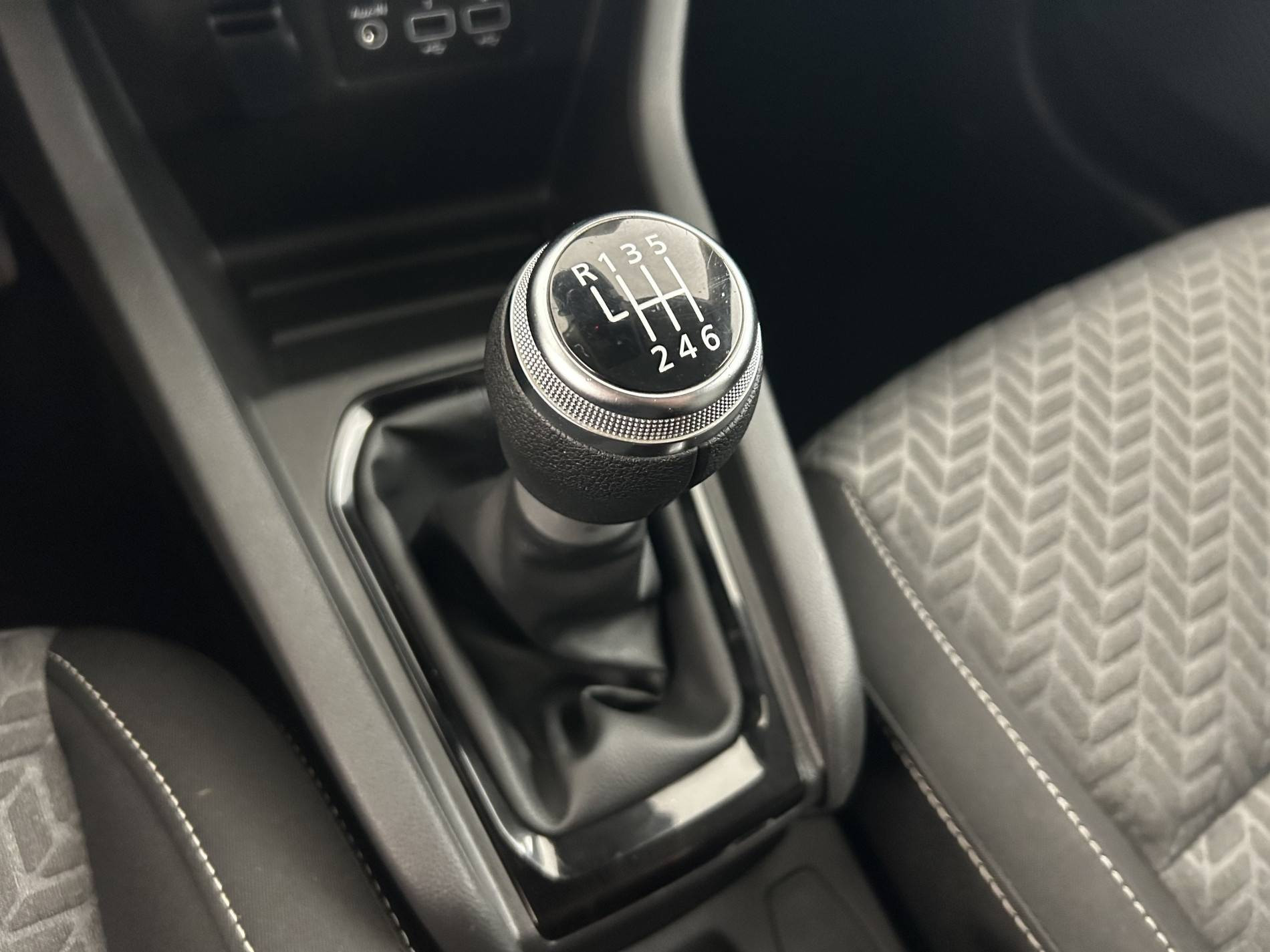 Vente en ligne Renault Clio 5 Clio TCe 90 au prix de 14 390 €