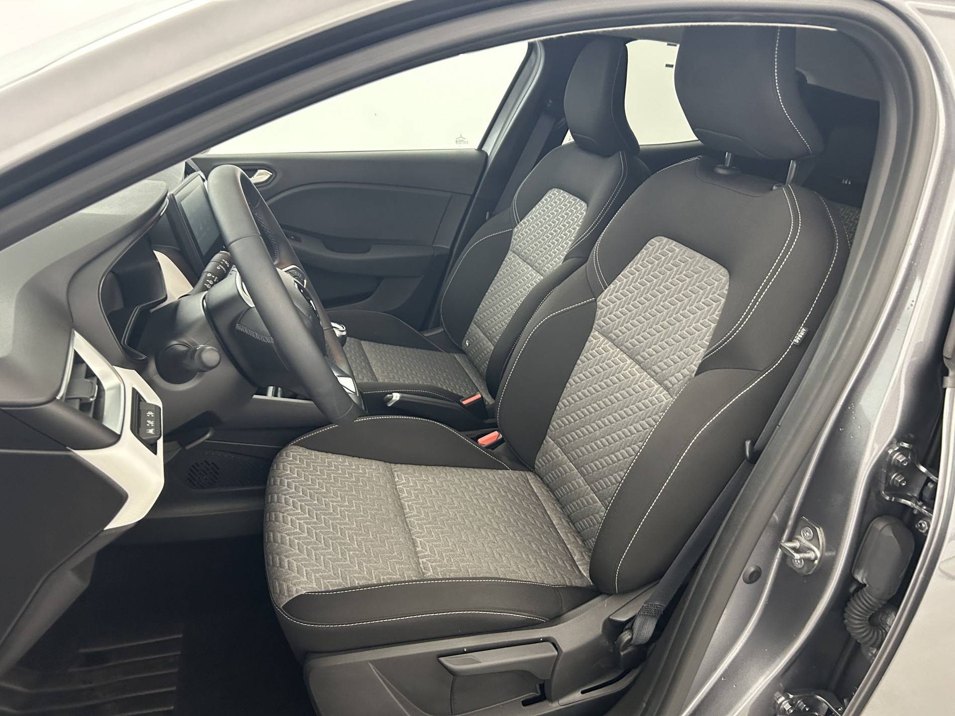 Vente en ligne Renault Clio 5 Clio TCe 90 au prix de 14 390 €