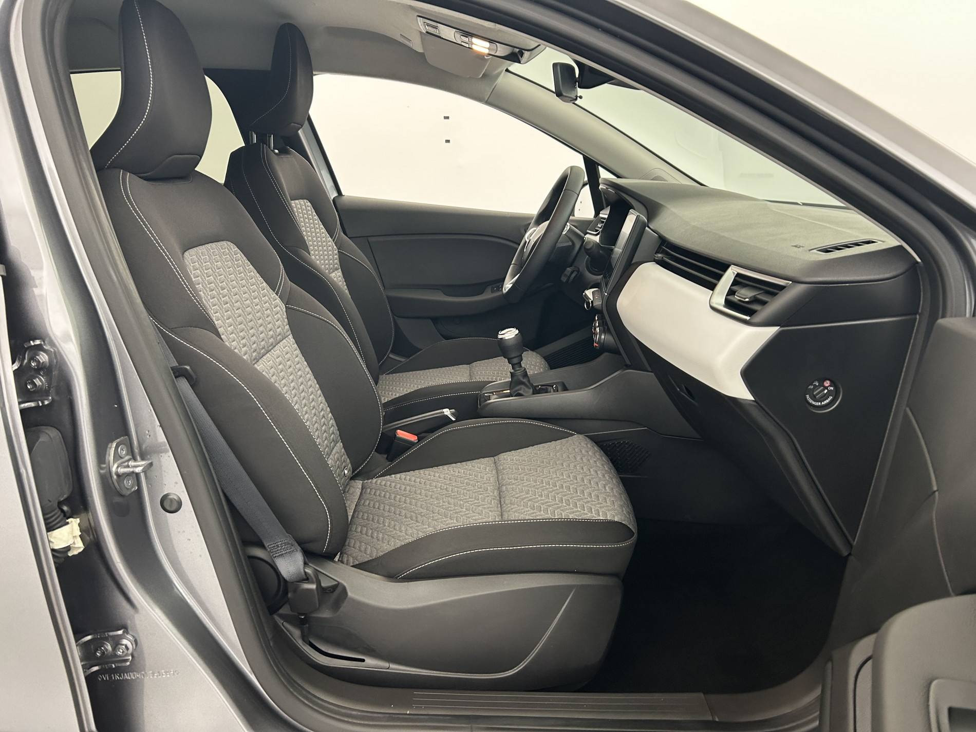 Vente en ligne Renault Clio 5 Clio TCe 90 au prix de 14 390 €