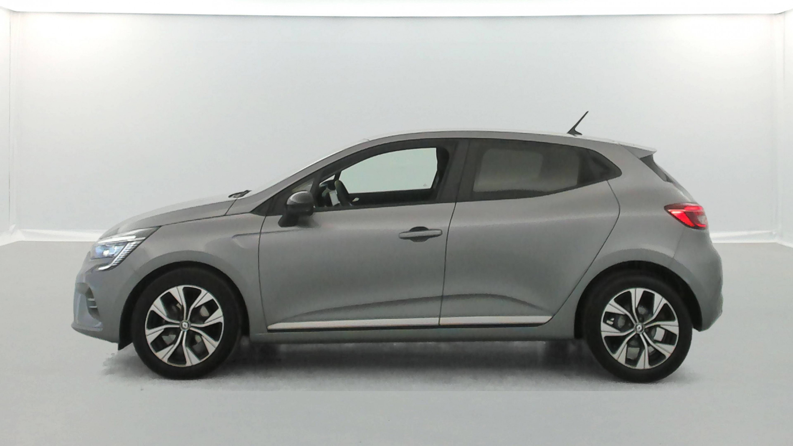 Vente en ligne Renault Clio 5 Clio TCe 90 au prix de 14 390 €