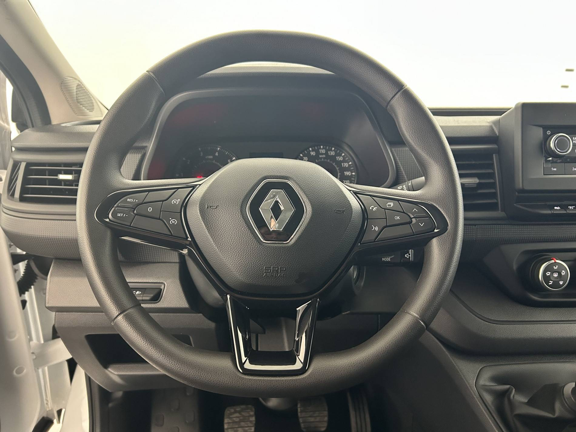 Vente en ligne Renault Trafic 3 Fourgon TRAFIC FGN L1H1 3T BLUE DCI 130 GSR2 au prix de 24 990 €