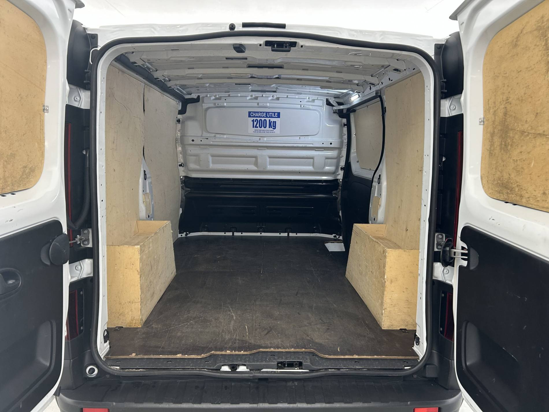 Vente en ligne Renault Trafic 3 Fourgon TRAFIC FGN L1H1 3T BLUE DCI 130 GSR2 au prix de 24 990 €