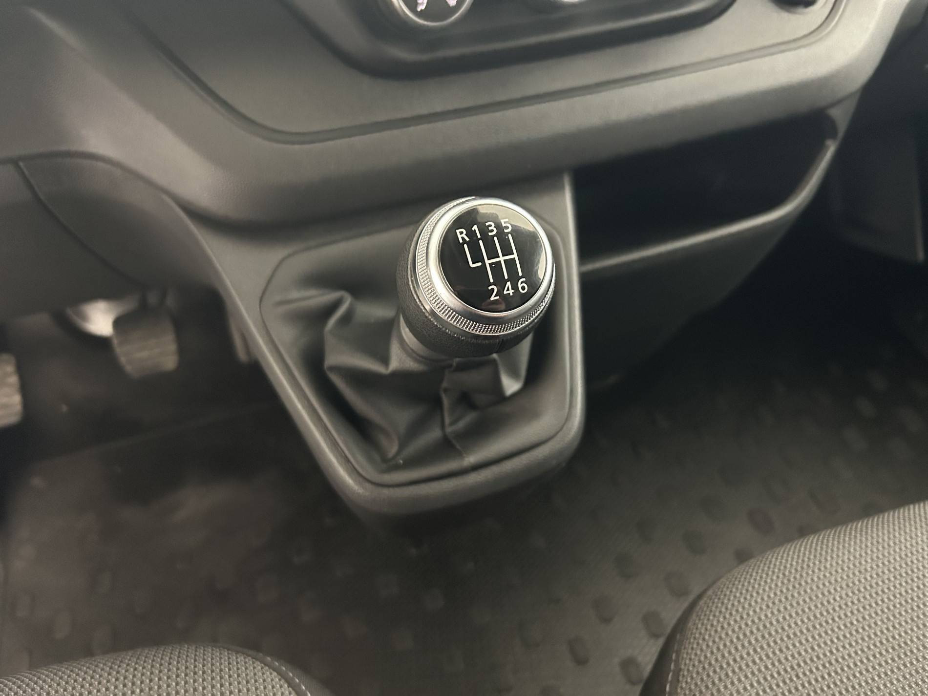 Vente en ligne Renault Trafic 3 Fourgon TRAFIC FGN L1H1 3T BLUE DCI 130 GSR2 au prix de 24 990 €