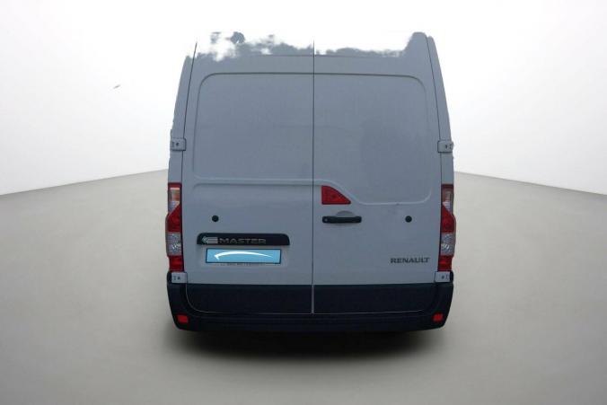 Vente en ligne Renault Master Fourgon MASTER FGN TRAC F3300 L2H2 DCI 135 au prix de 24 990 €