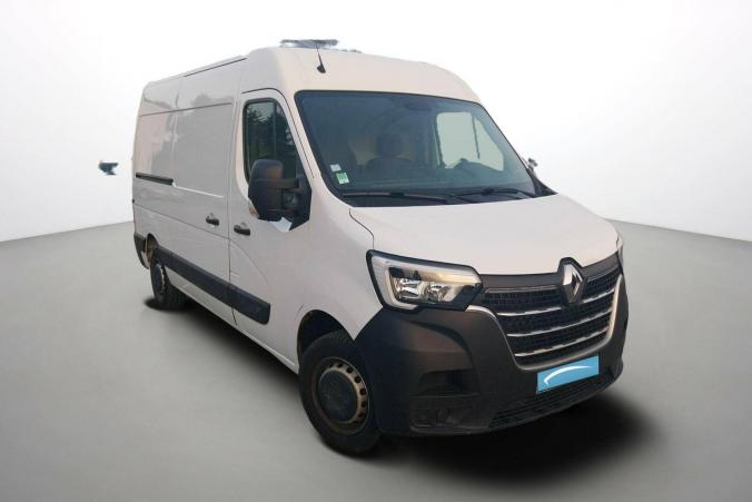Vente en ligne Renault Master Fourgon MASTER FGN TRAC F3300 L2H2 DCI 135 au prix de 24 990 €