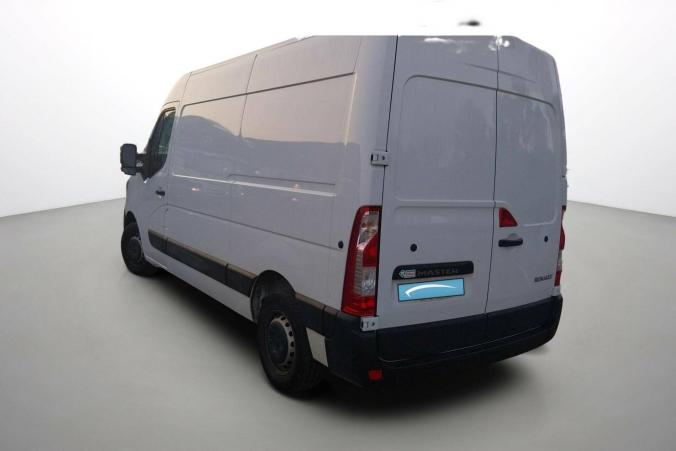 Vente en ligne Renault Master Fourgon MASTER FGN TRAC F3300 L2H2 DCI 135 au prix de 24 990 €