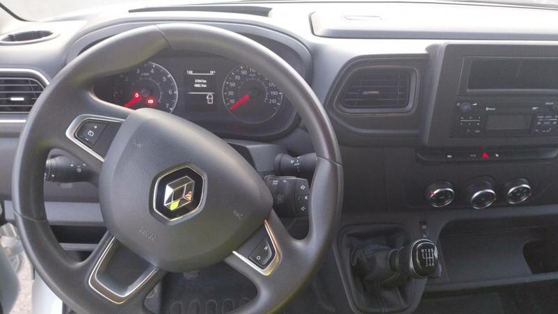 Vente en ligne Renault Master Fourgon MASTER FGN TRAC F3300 L2H2 DCI 135 au prix de 24 990 €