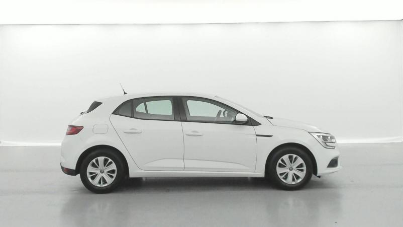 Vente en ligne Renault Megane 4  BLUE DCI 95 au prix de 11 590 €