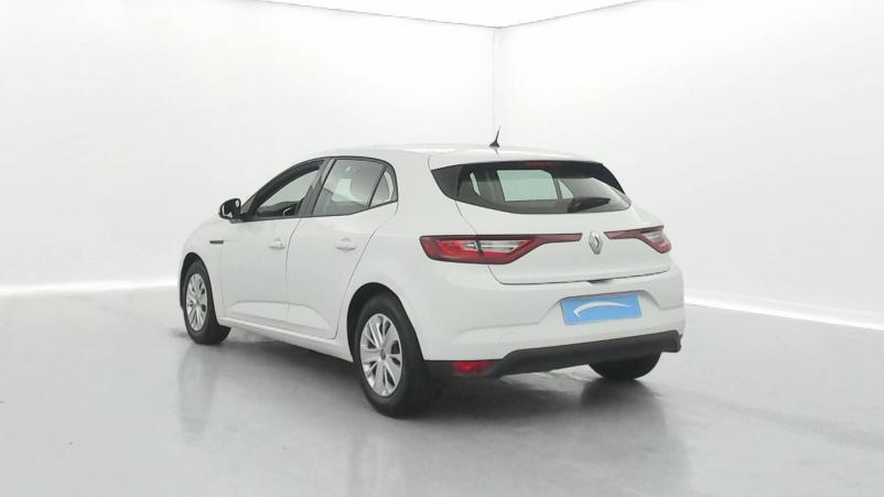 Vente en ligne Renault Megane 4  BLUE DCI 95 au prix de 11 590 €