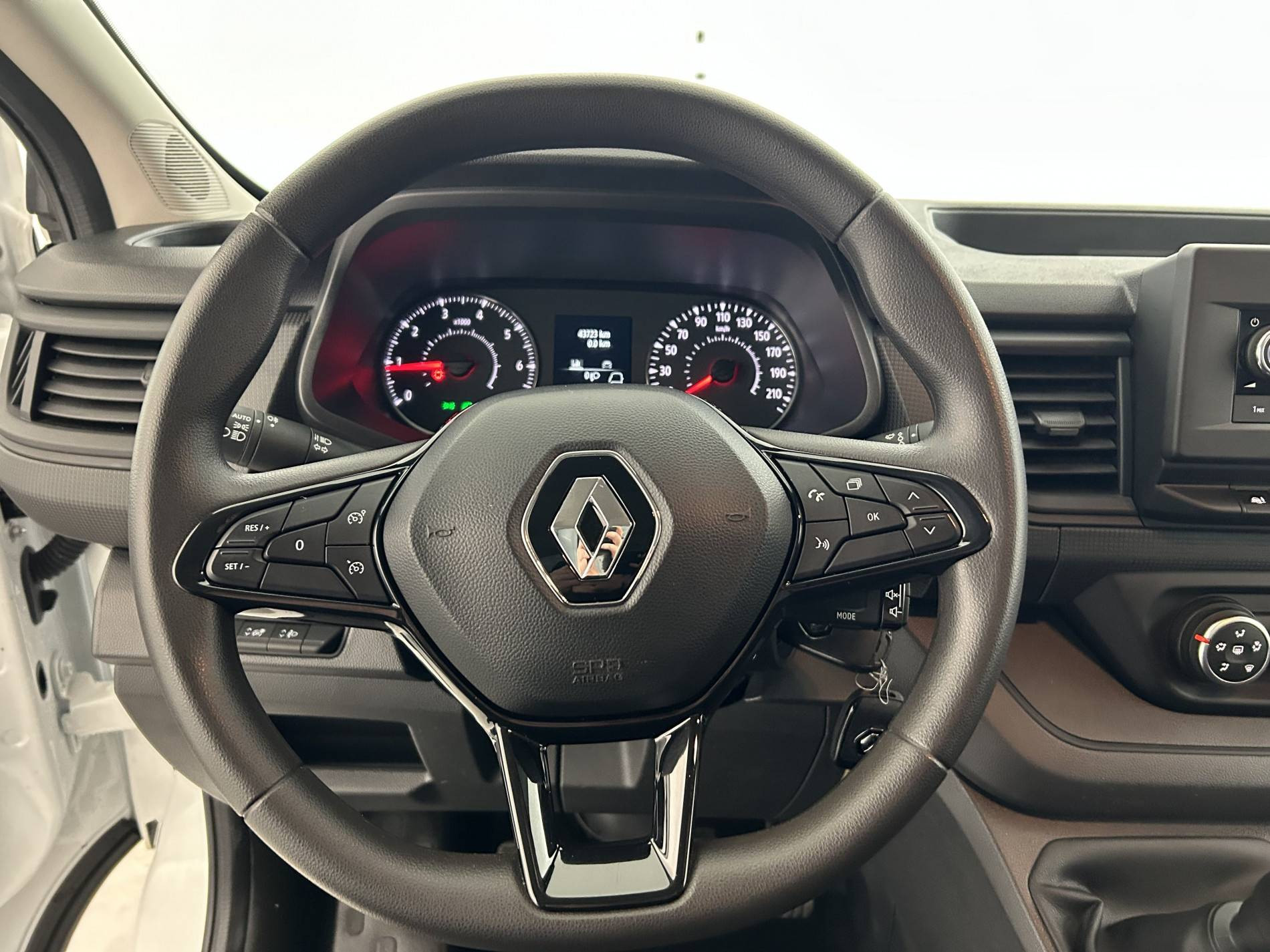 Vente en ligne Renault Trafic 3 Fourgon TRAFIC FGN L1H1 3T BLUE DCI 130 GSR2 au prix de 24 490 €