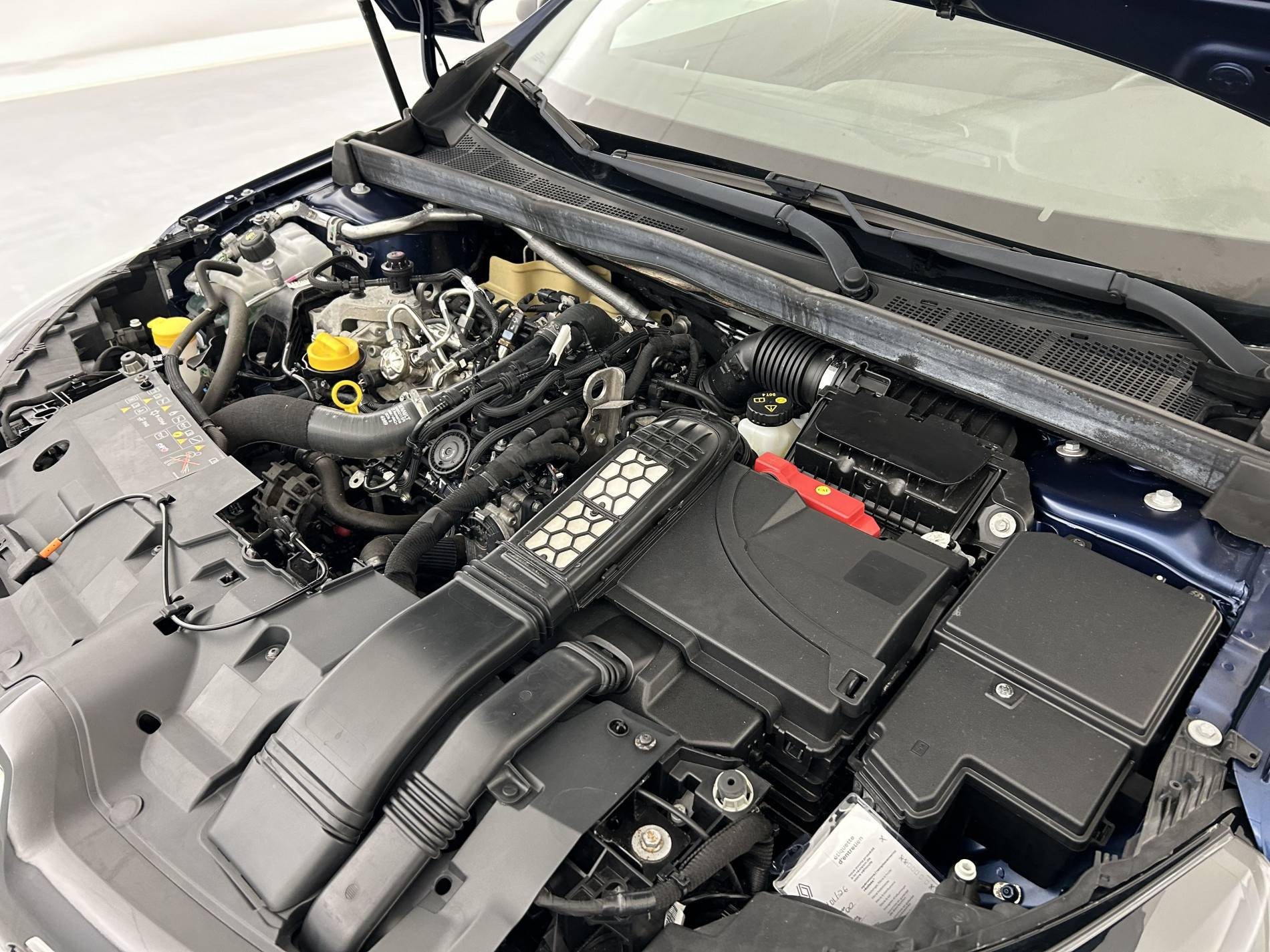 Vente en ligne Renault Megane 4 Mégane IV Berline TCe 140 EDC FAP au prix de 16 990 €