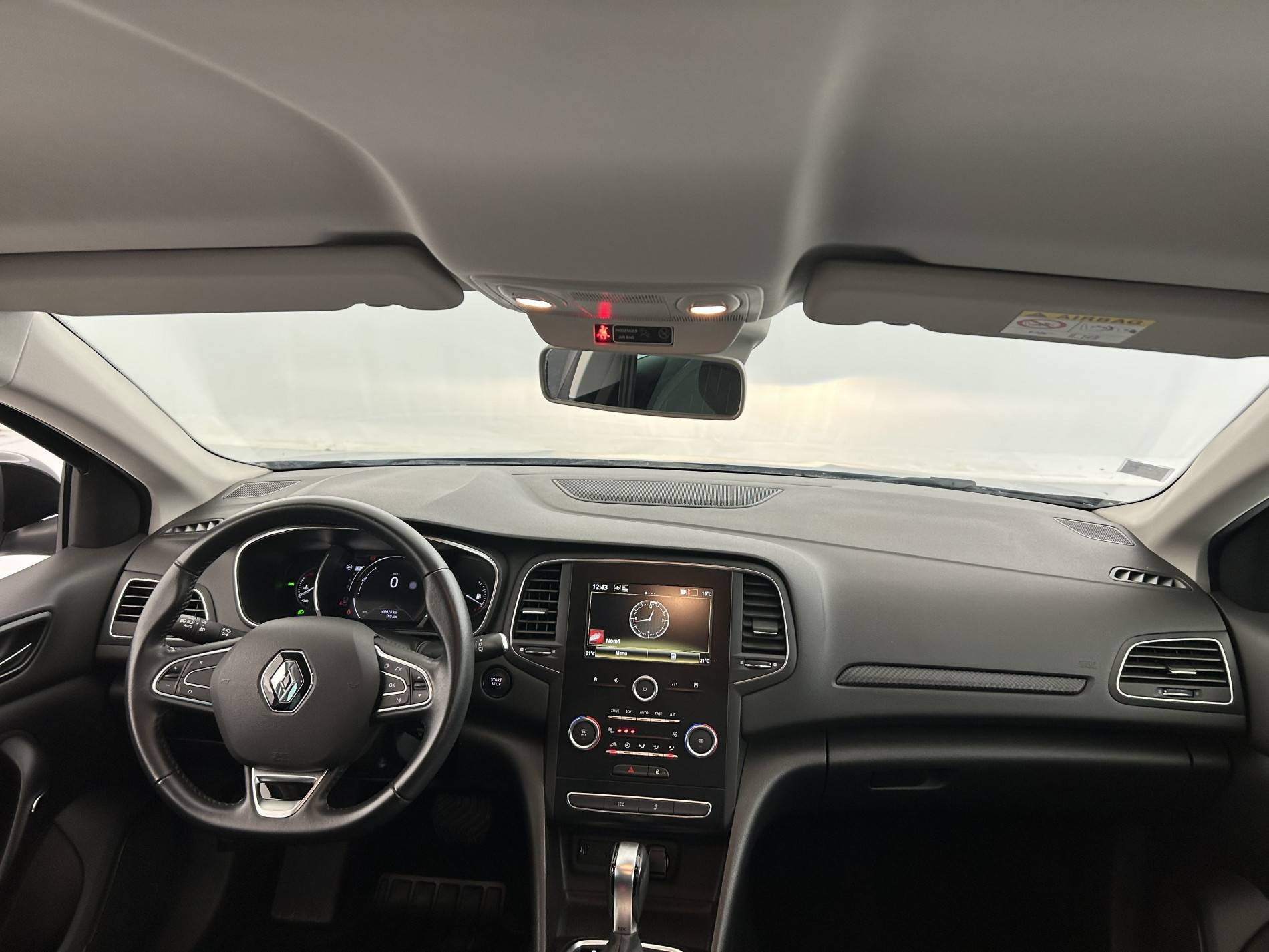Vente en ligne Renault Megane 4 Mégane IV Berline TCe 140 EDC FAP au prix de 16 990 €