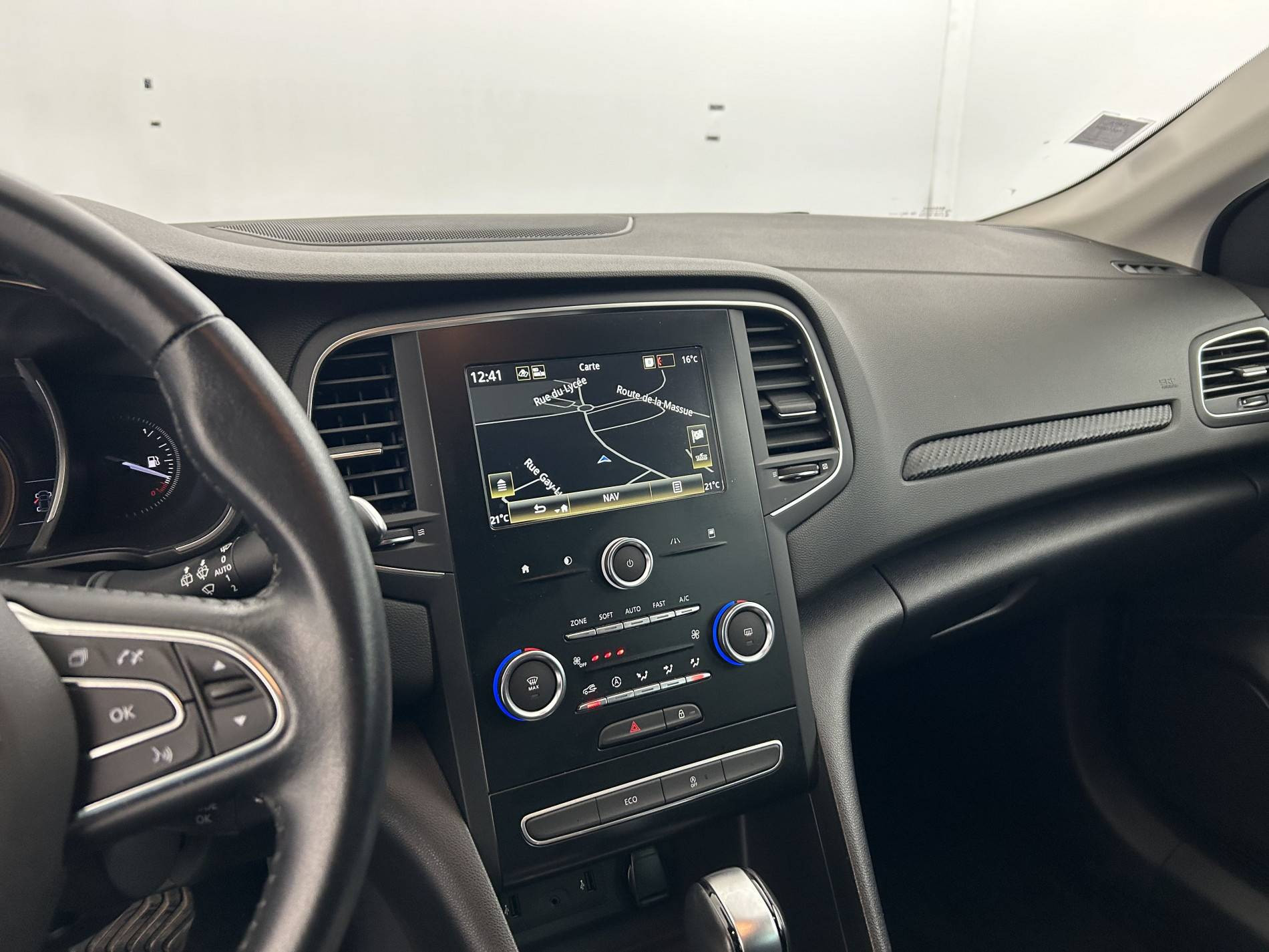 Vente en ligne Renault Megane 4 Mégane IV Berline TCe 140 EDC FAP au prix de 16 990 €