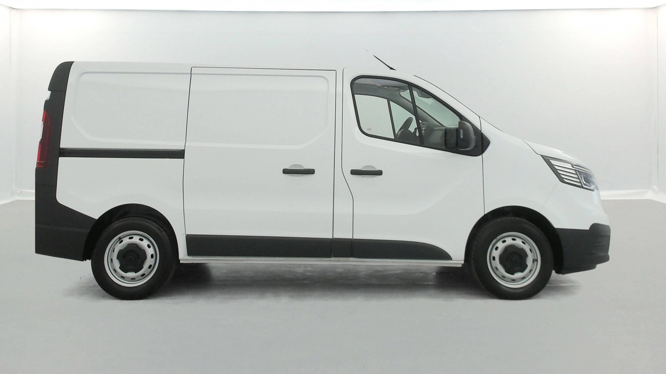 Vente en ligne Renault Trafic 3 Fourgon TRAFIC FGN L1H1 3000 KG BLUE DCI 130 au prix de 19 990 €