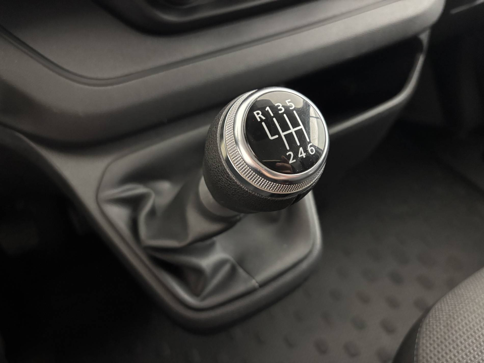 Vente en ligne Renault Trafic 3 Fourgon TRAFIC FGN L1H1 3000 KG BLUE DCI 130 au prix de 19 990 €