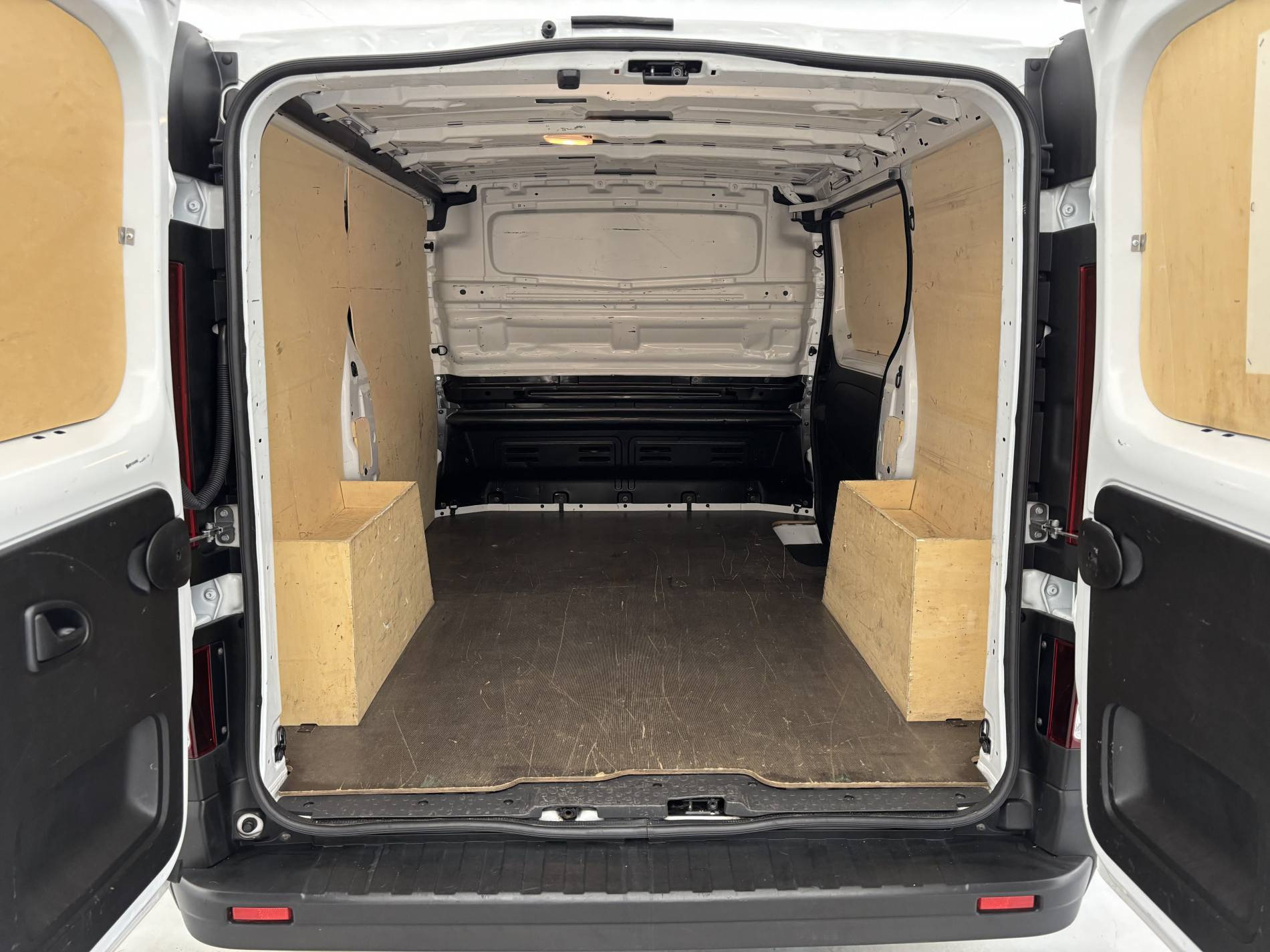 Vente en ligne Renault Trafic 3 Fourgon TRAFIC FGN L1H1 3000 KG BLUE DCI 130 au prix de 19 990 €