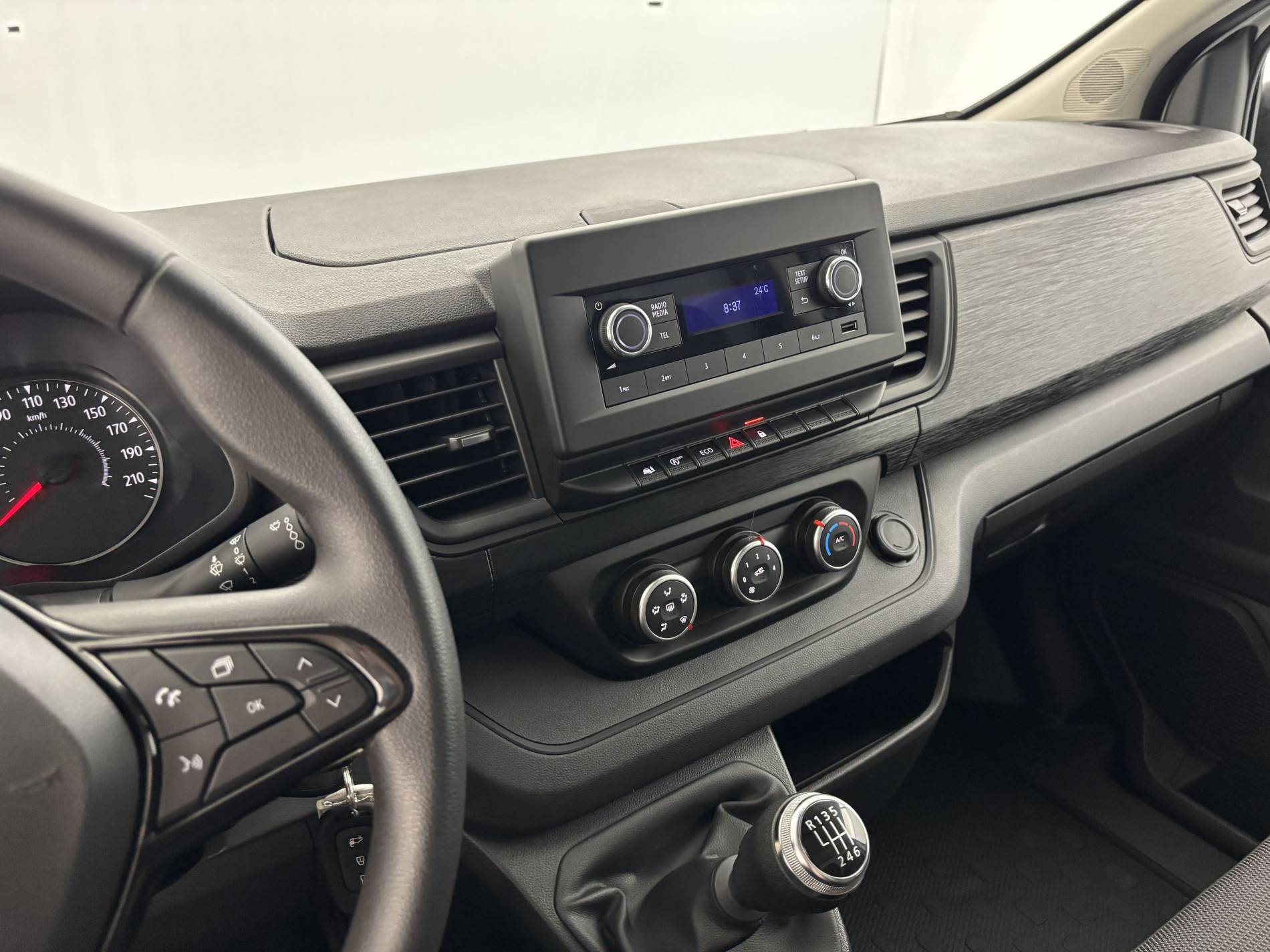 Vente en ligne Renault Trafic 3 Fourgon TRAFIC FGN L1H1 3000 KG BLUE DCI 130 au prix de 19 990 €