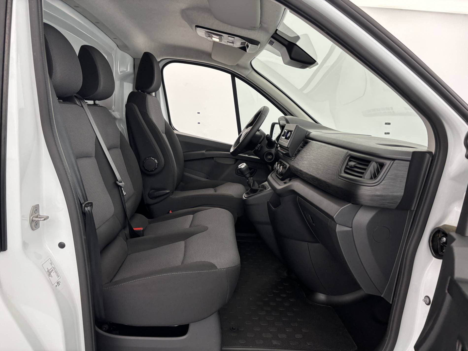 Vente en ligne Renault Trafic 3 Fourgon TRAFIC FGN L1H1 3000 KG BLUE DCI 130 au prix de 19 990 €