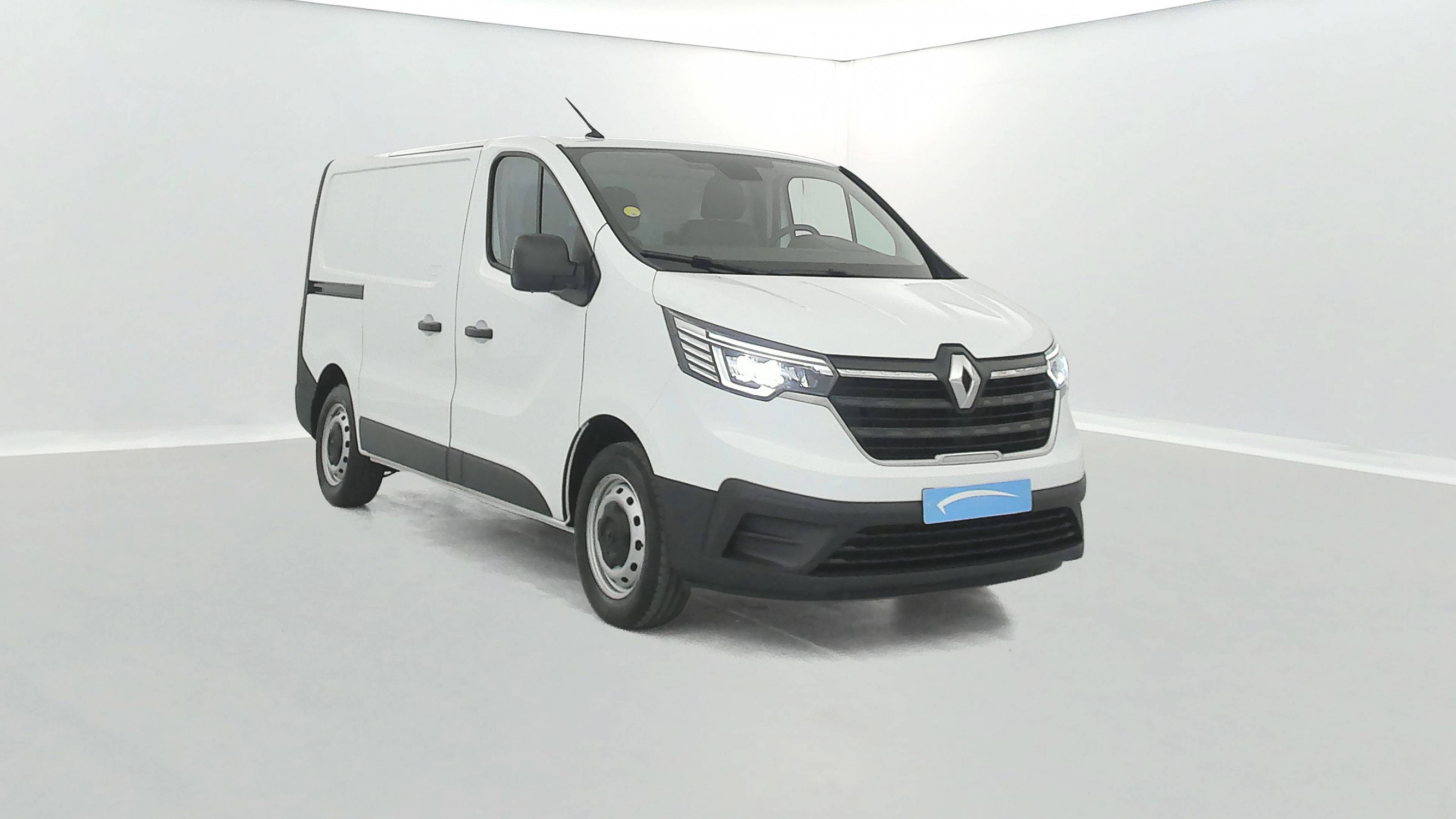 Vente en ligne Renault Trafic 3 Fourgon TRAFIC FGN L1H1 3000 KG BLUE DCI 130 au prix de 19 990 €