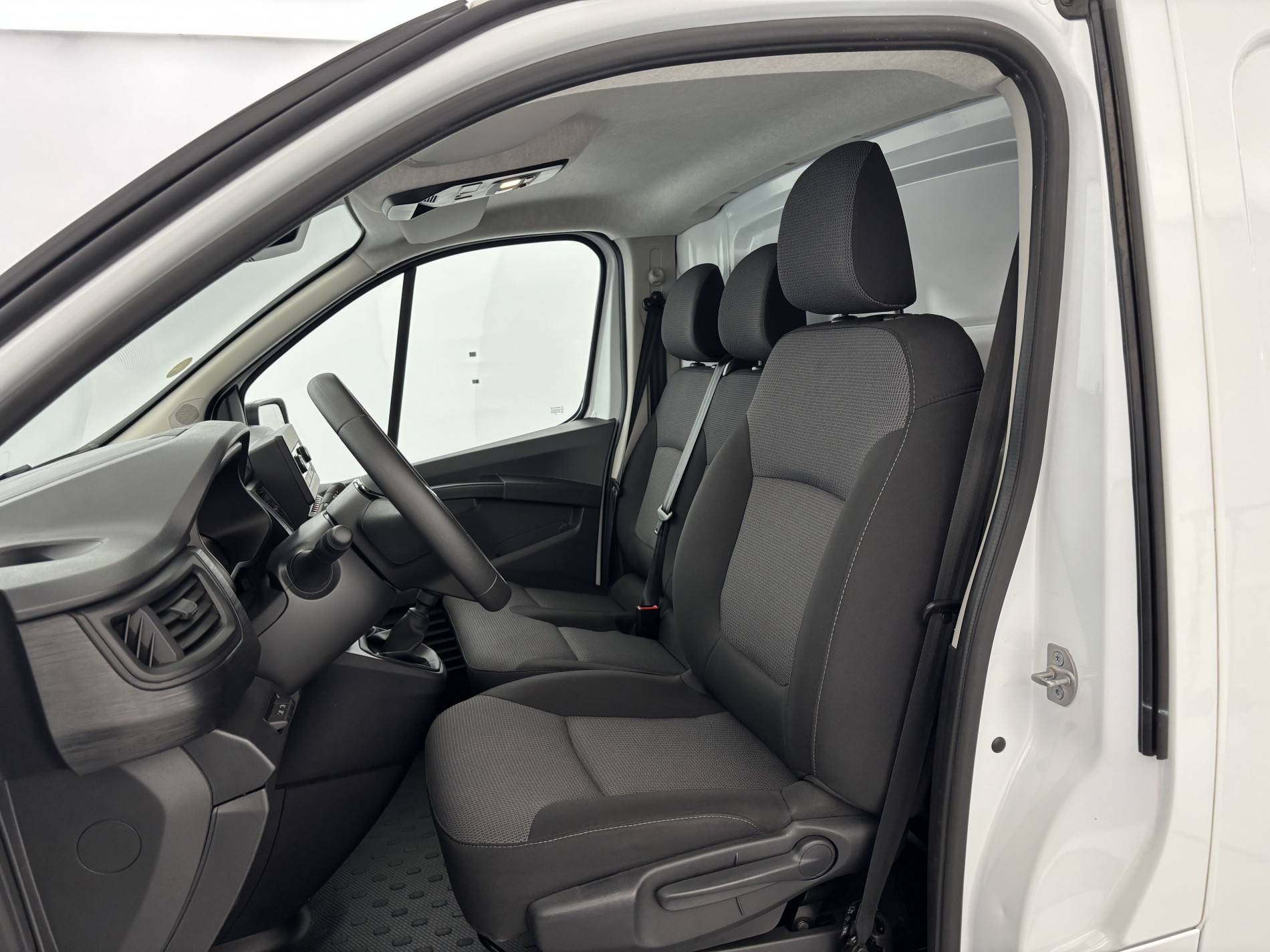 Vente en ligne Renault Trafic 3 Fourgon TRAFIC FGN L1H1 3000 KG BLUE DCI 130 au prix de 19 990 €