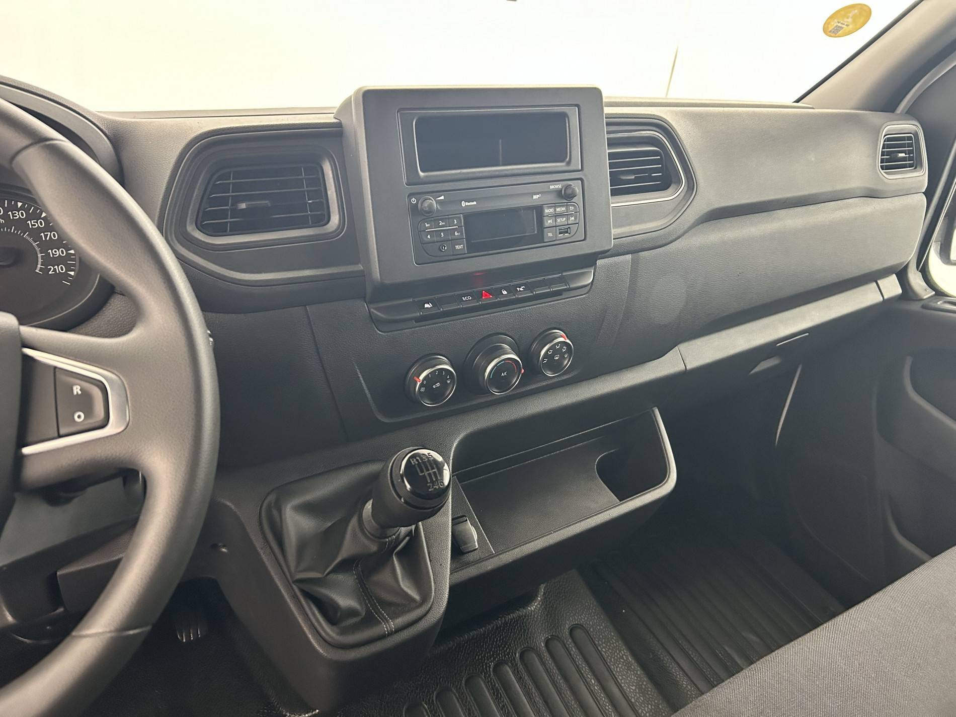 Vente en ligne Renault Master Fourgon MASTER FGN TRAC F3500 L2H2 BLUE DCI 135 au prix de 26 990 €