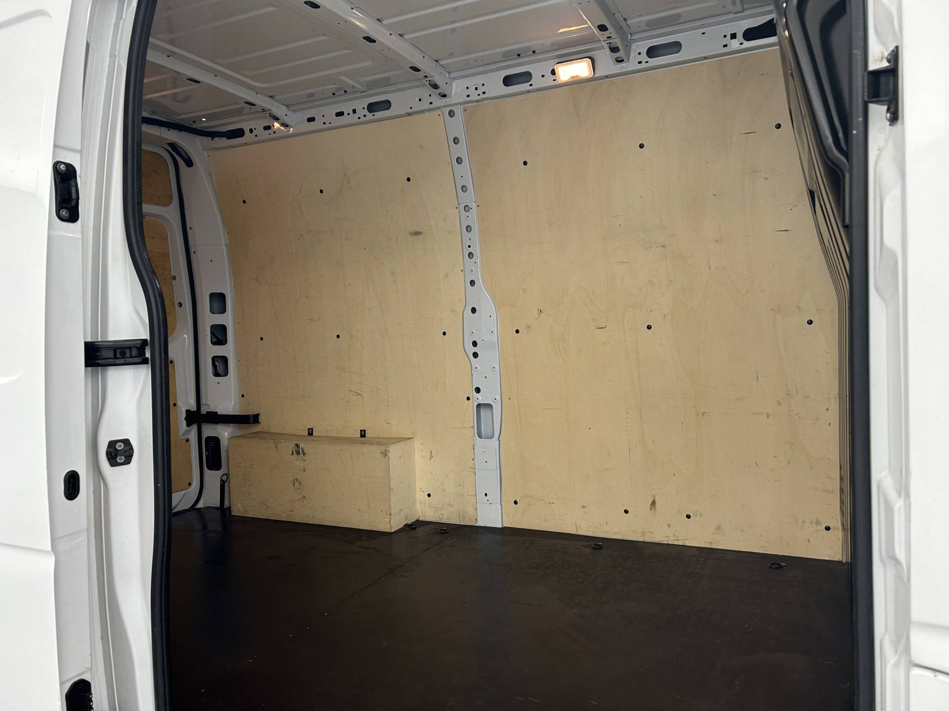 Vente en ligne Renault Master Fourgon MASTER FGN TRAC F3500 L2H2 BLUE DCI 135 au prix de 26 990 €