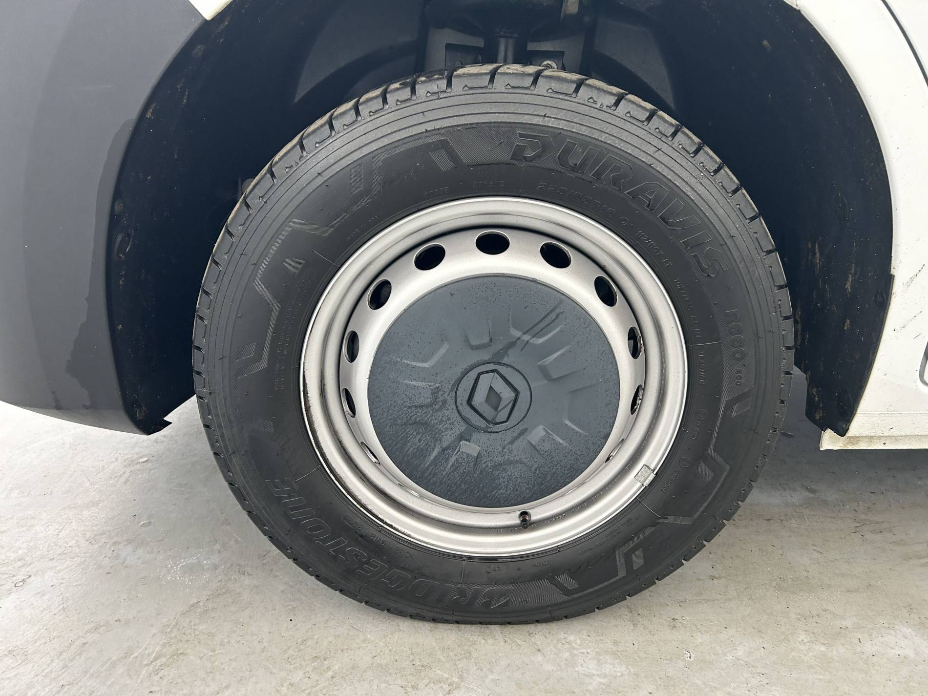 Vente en ligne Renault Master Fourgon MASTER FGN TRAC F3500 L2H2 BLUE DCI 135 au prix de 26 990 €