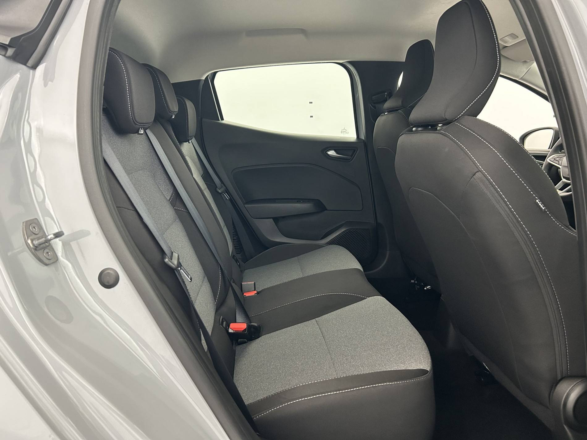 Vente en ligne Renault Clio 5 Clio E-Tech full hybrid 145 ch GSR2 au prix de 19 990 €