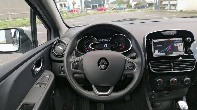 Vente en ligne Renault Clio 4 Clio TCe 90 E6C au prix de 12 990 €