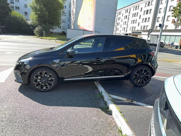 Vente en ligne Renault Clio 5 Clio E-Tech full hybrid 145 ch GSR2 au prix de 26 890 €