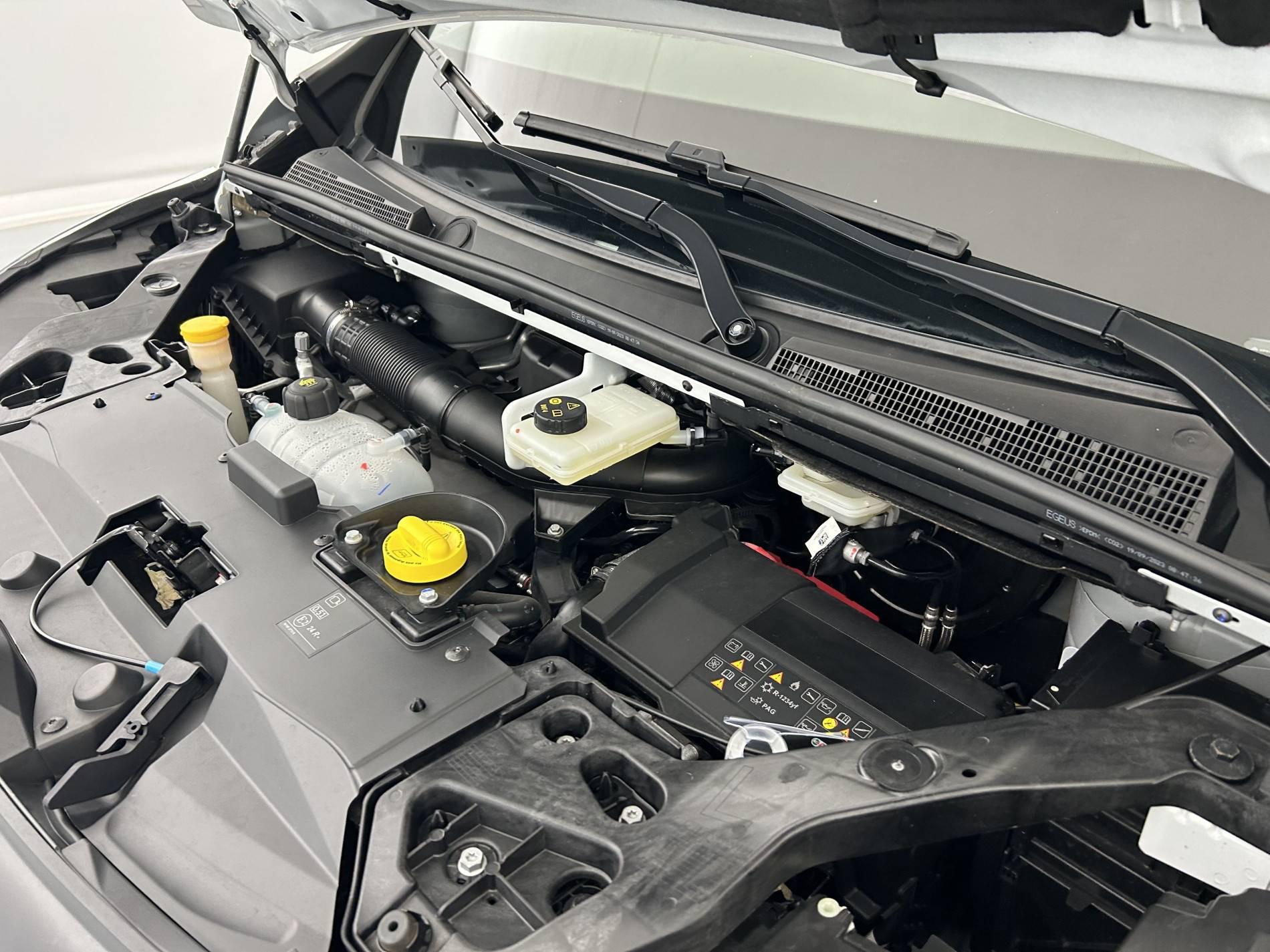 Vente en ligne Renault Trafic 3 Fourgon TRAFIC FGN L1H1 3T BLUE DCI 130 GSR2 au prix de 23 990 €