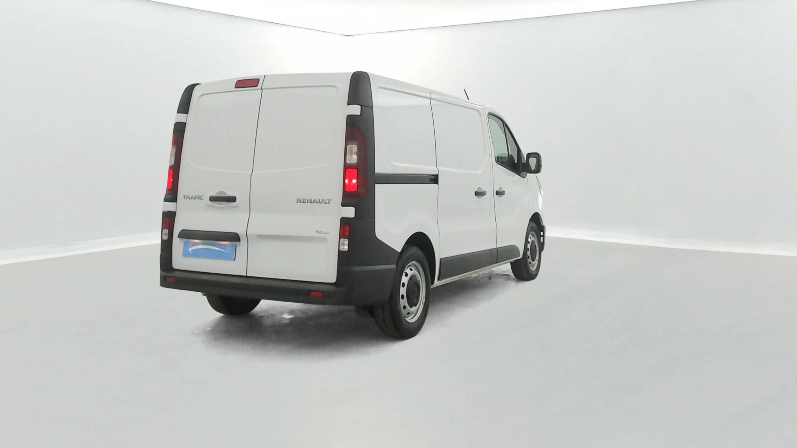 Vente en ligne Renault Trafic 3 Fourgon TRAFIC FGN L1H1 3T BLUE DCI 130 GSR2 au prix de 23 990 €