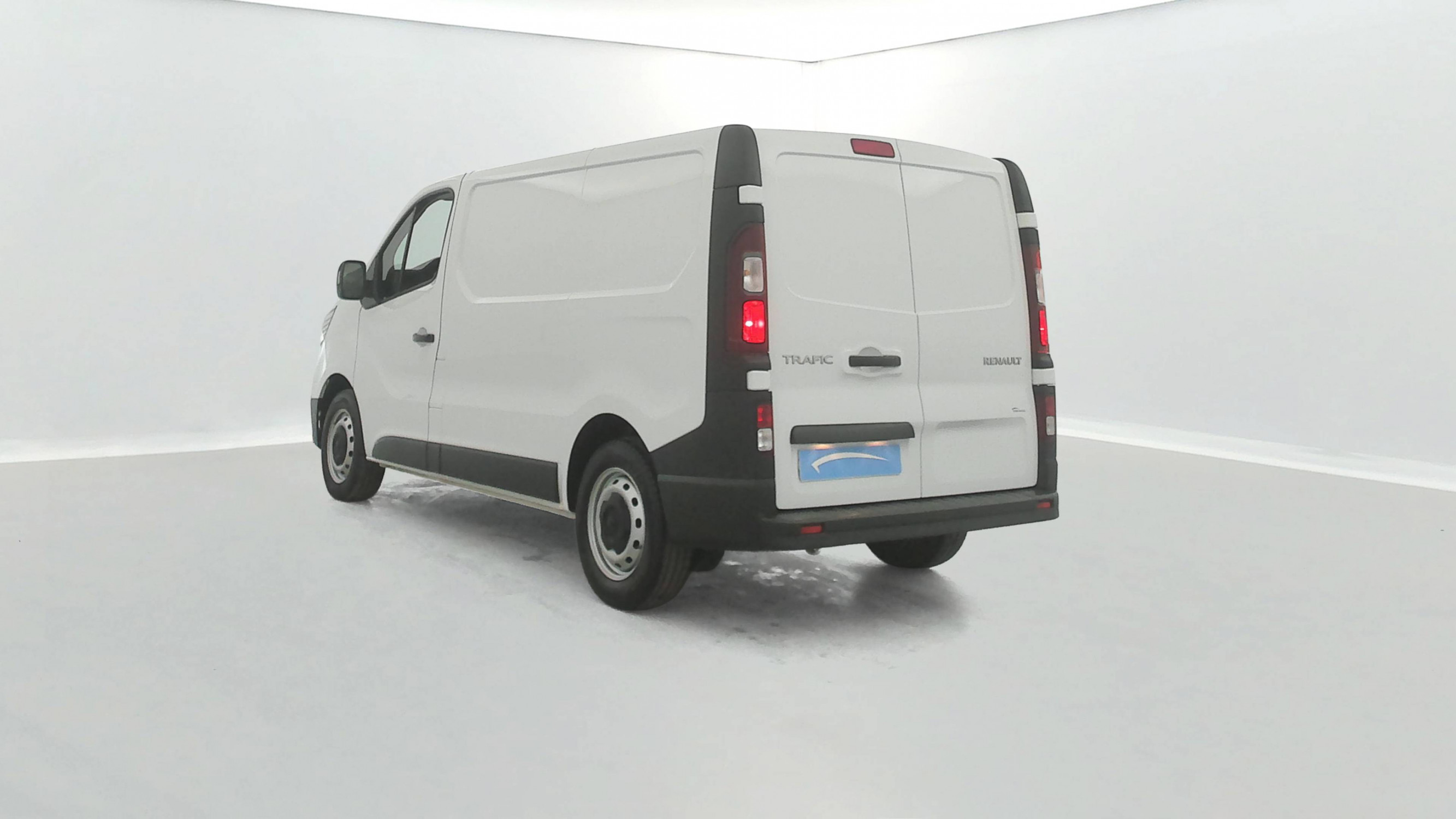 Vente en ligne Renault Trafic 3 Fourgon TRAFIC FGN L1H1 3T BLUE DCI 130 GSR2 au prix de 23 990 €