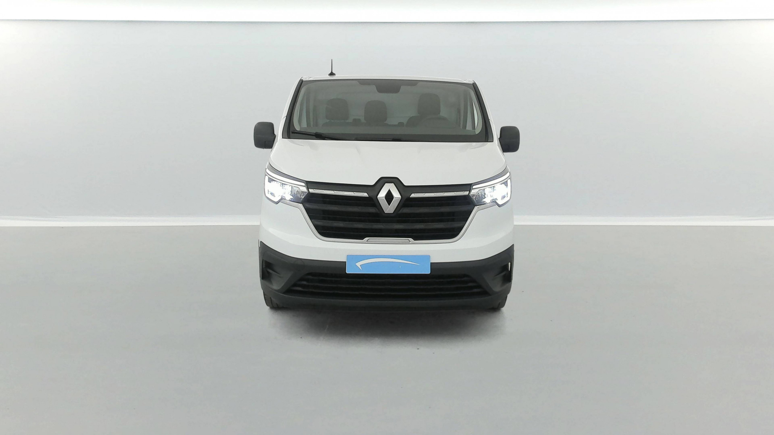 Vente en ligne Renault Trafic 3 Fourgon TRAFIC FGN L1H1 3T BLUE DCI 130 GSR2 au prix de 23 990 €