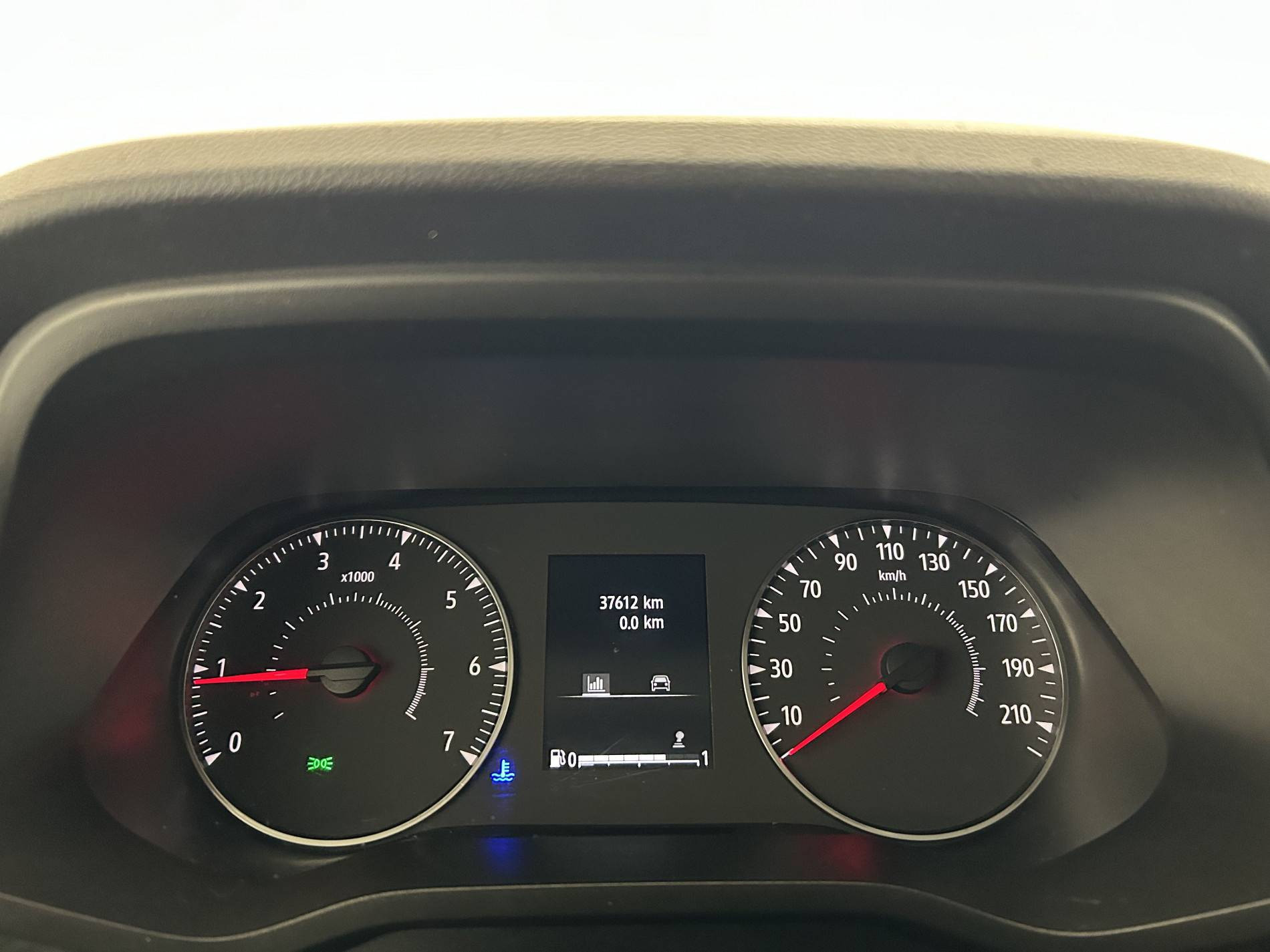 Vente en ligne Renault Trafic 3 Fourgon TRAFIC FGN L1H1 3T BLUE DCI 130 GSR2 au prix de 23 990 €