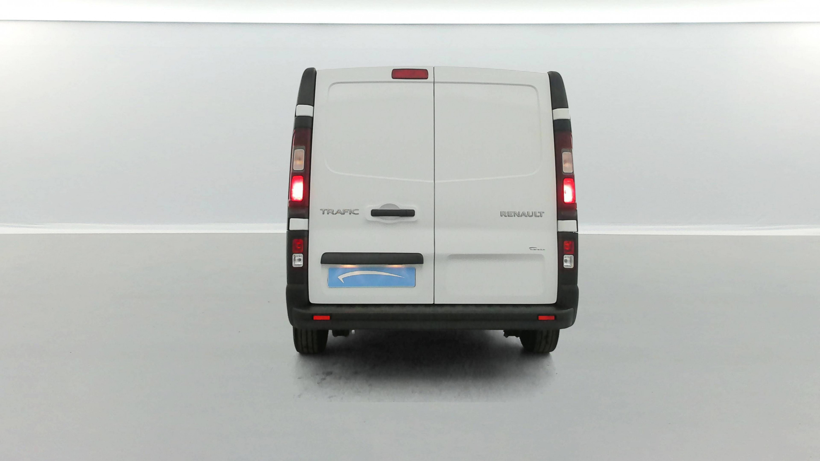 Vente en ligne Renault Trafic 3 Fourgon TRAFIC FGN L1H1 3T BLUE DCI 130 GSR2 au prix de 23 990 €