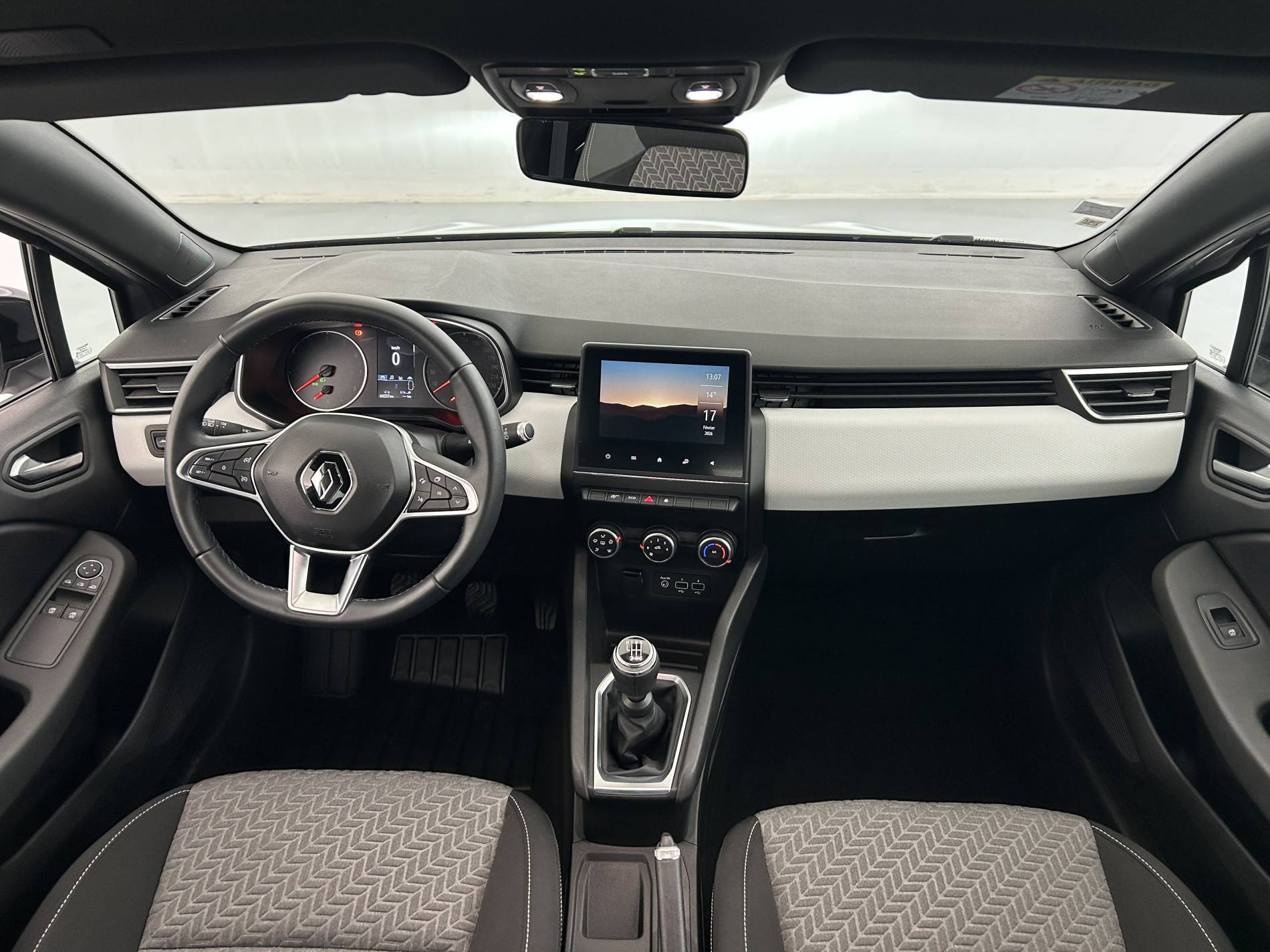 Vente en ligne Renault Clio 5 Clio TCe 90 - 21 au prix de 12 990 €