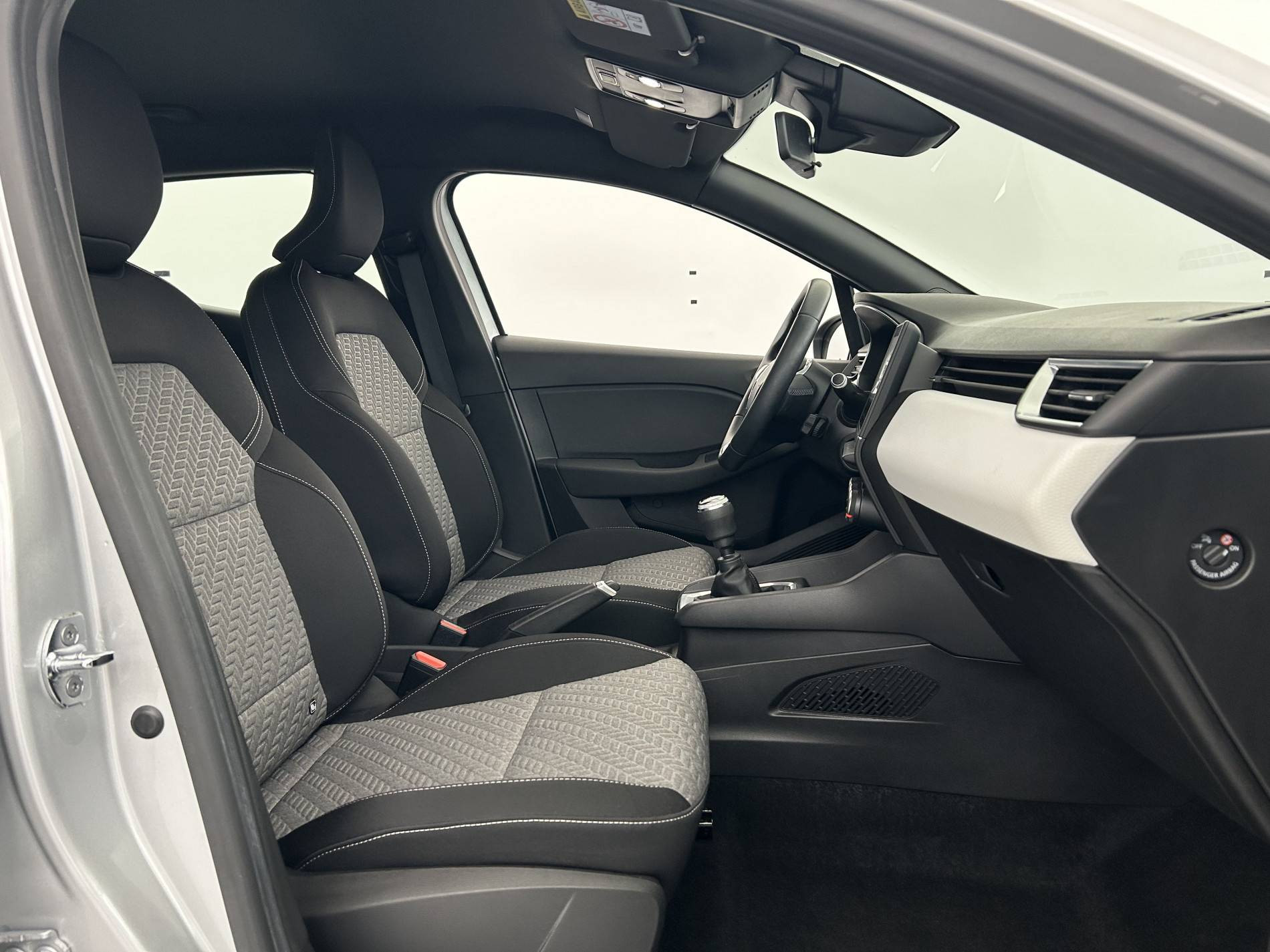 Vente en ligne Renault Clio 5 Clio TCe 90 - 21 au prix de 12 990 €