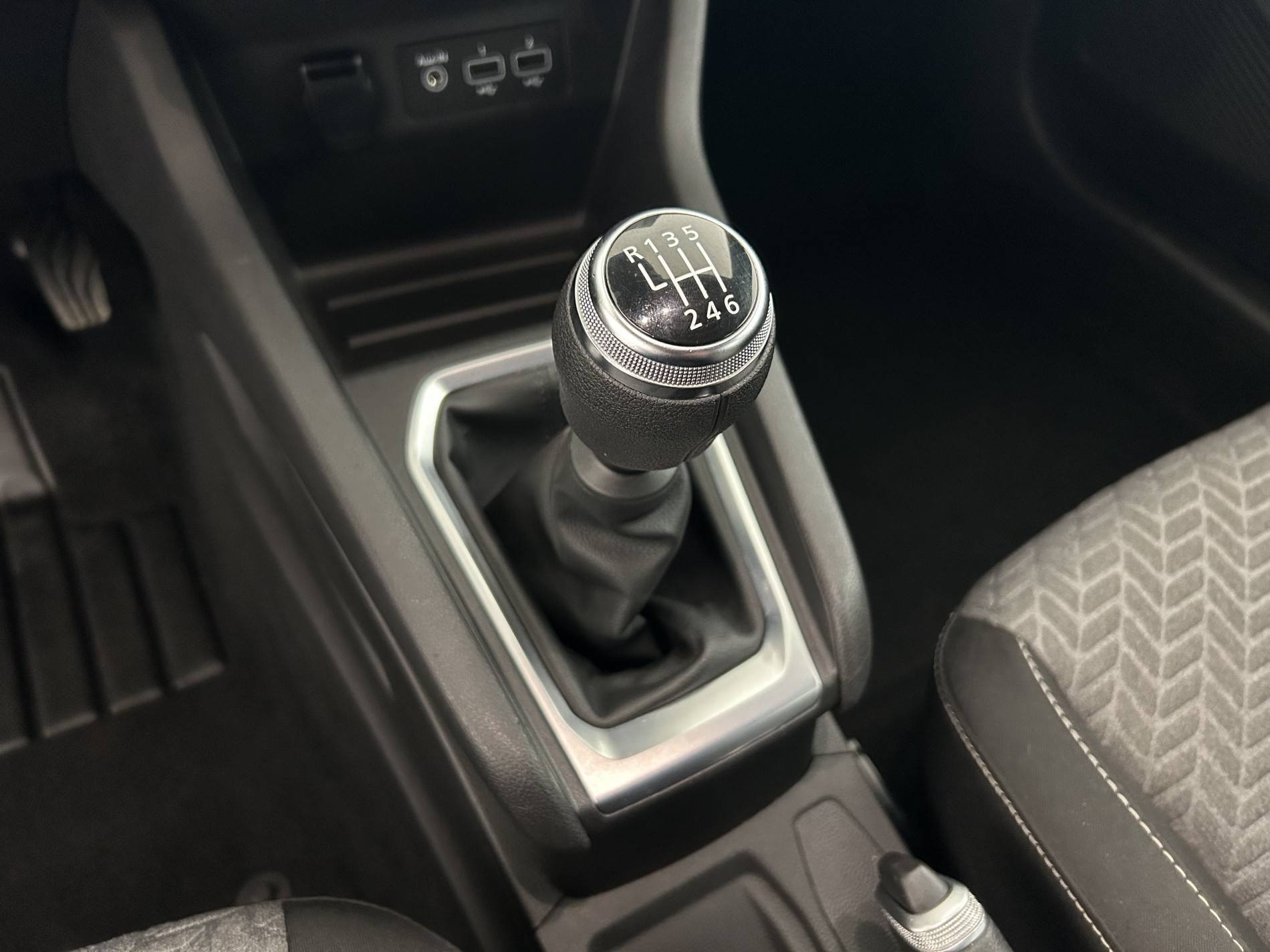 Vente en ligne Renault Clio 5 Clio TCe 90 - 21 au prix de 12 990 €