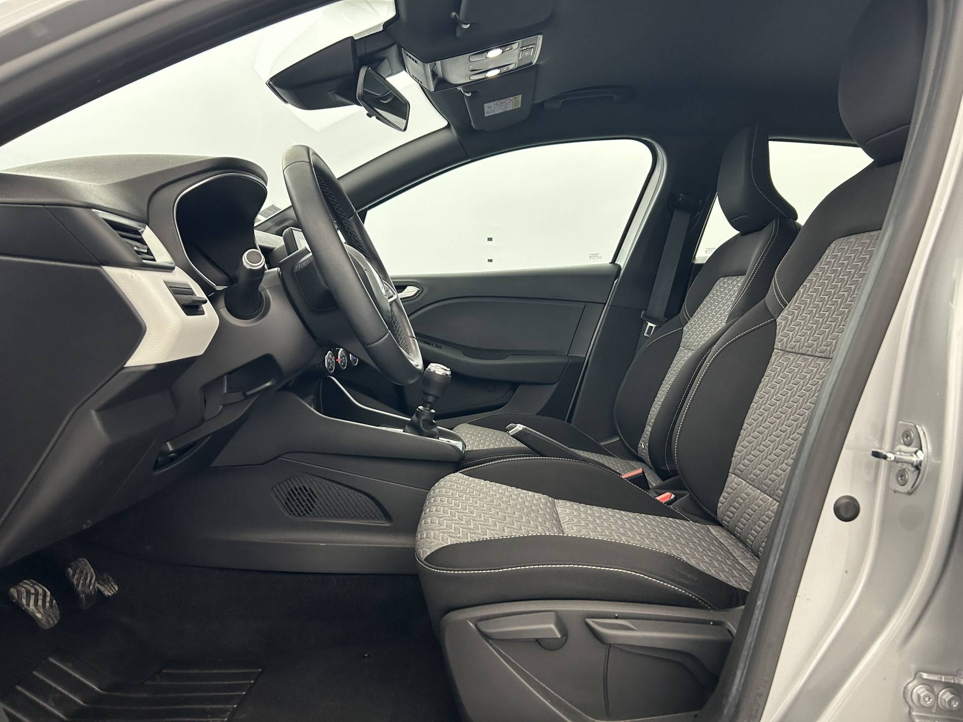 Vente en ligne Renault Clio 5 Clio TCe 90 - 21 au prix de 12 990 €