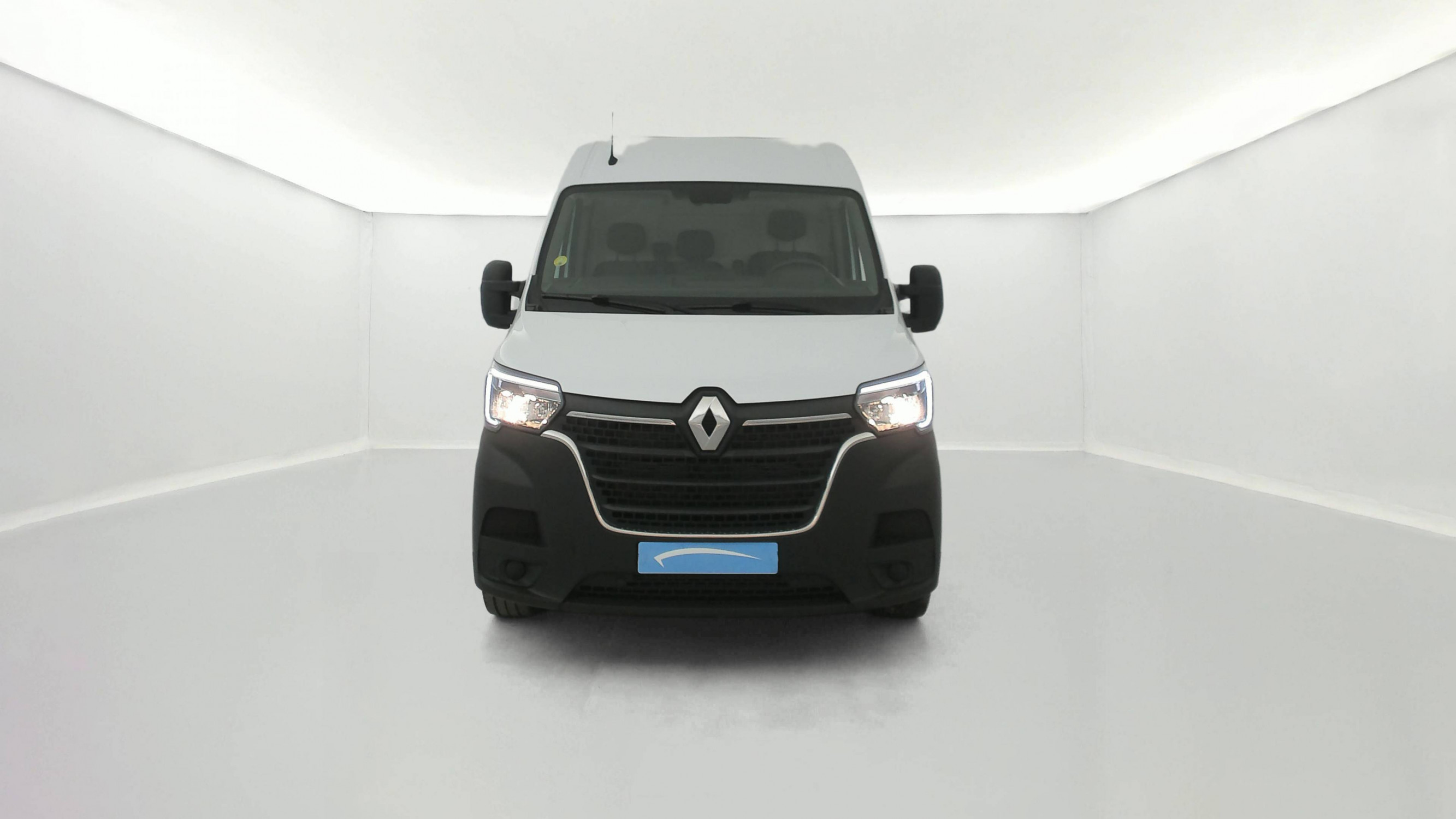Vente en ligne Renault Master Fourgon MASTER FGN TRAC F3500 L2H2 BLUE DCI 135 au prix de 26 590 €