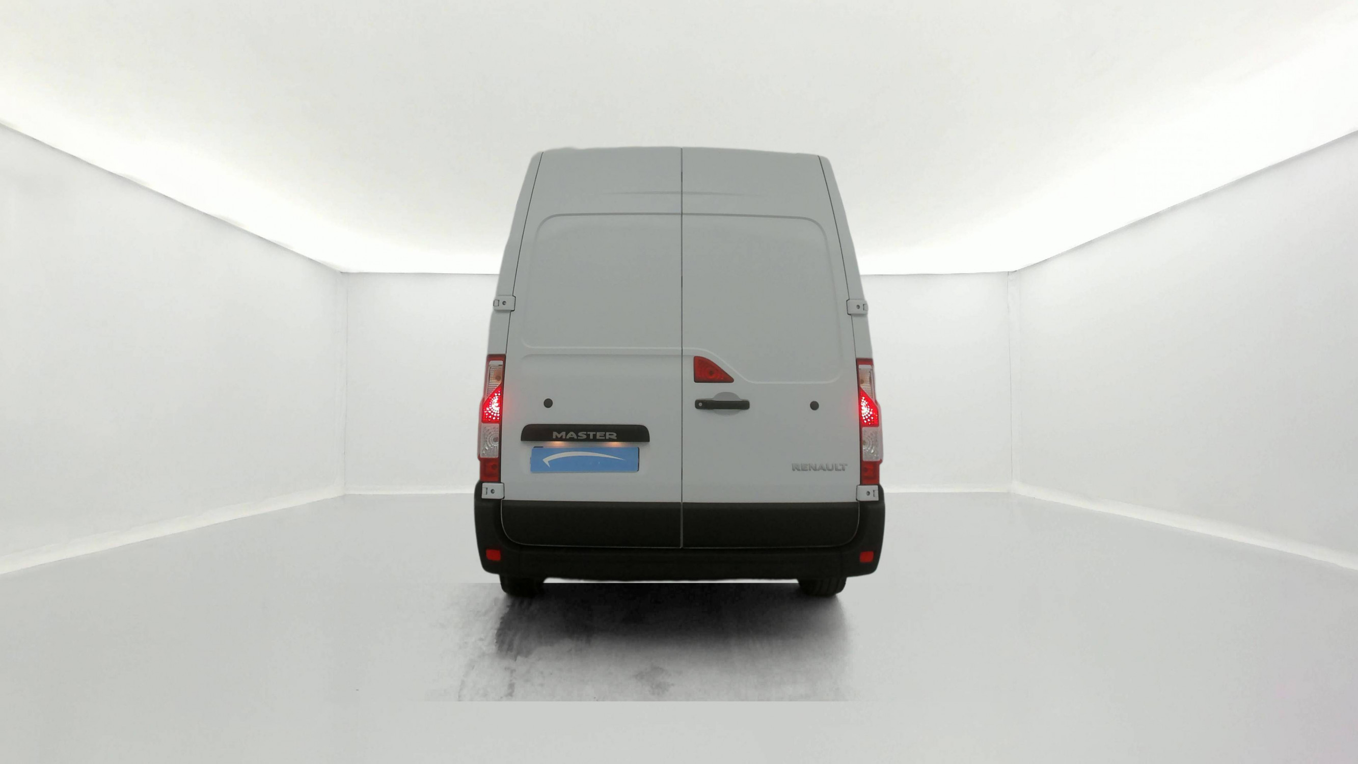Vente en ligne Renault Master Fourgon MASTER FGN TRAC F3500 L2H2 BLUE DCI 135 au prix de 26 590 €